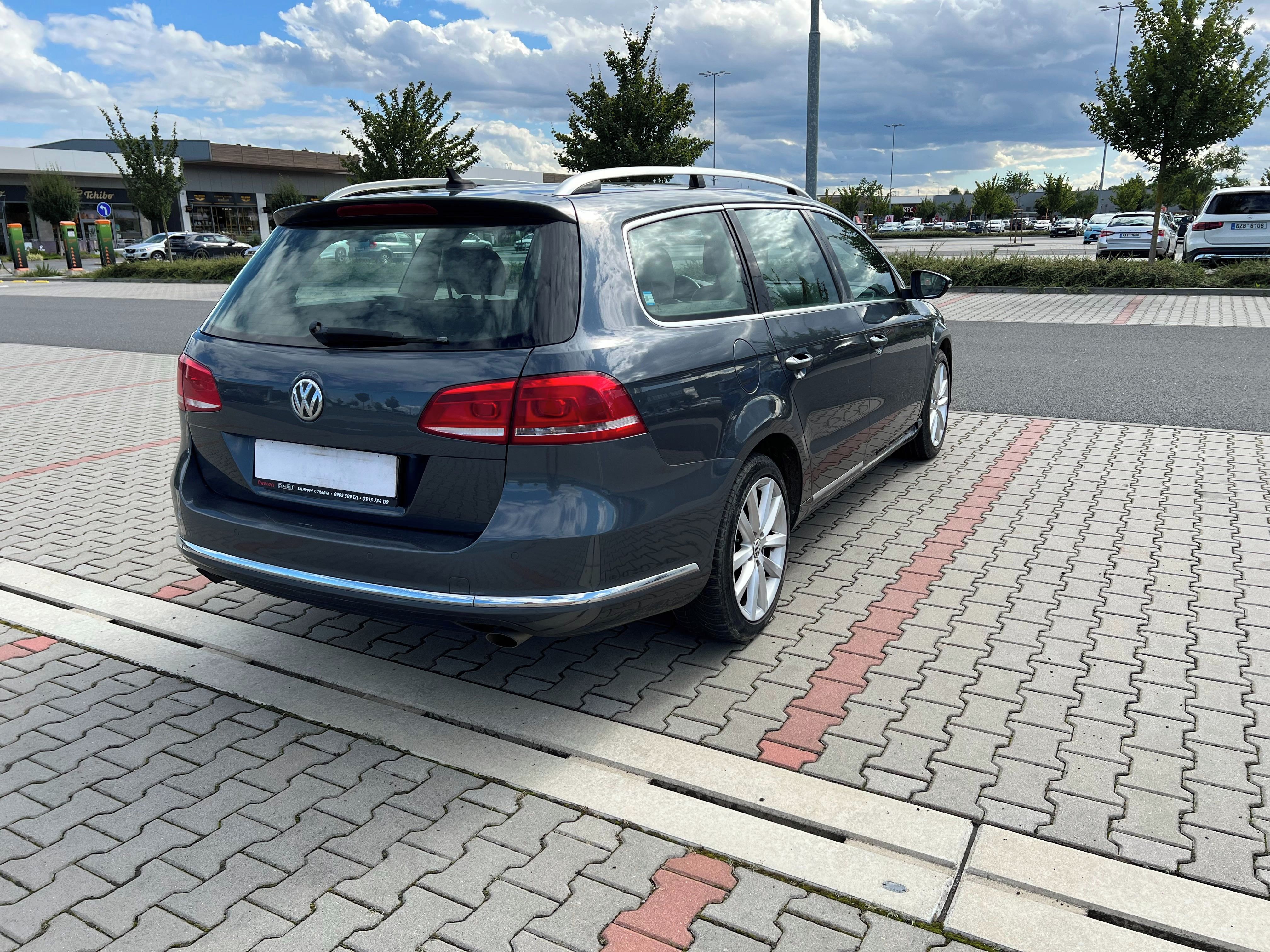 Volkswagen Passat, 2.0 TDi 125kw 4x4 DSG NAVI - fotka 2
