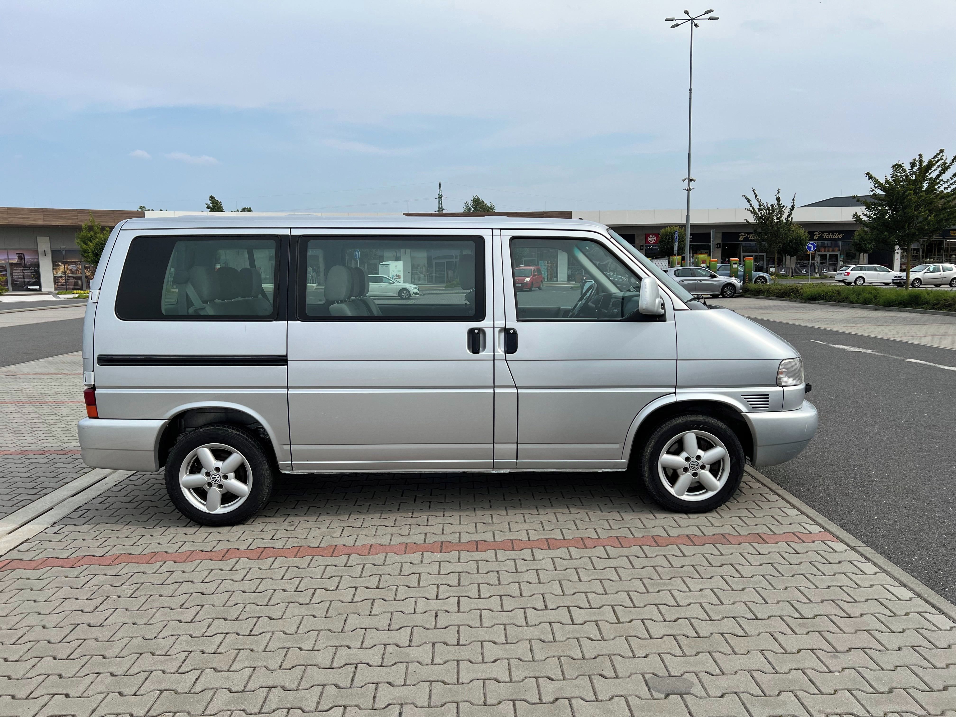 Volkswagen Caravelle, 2.5 TDi 9 míst digi klima TZ - fotka 2