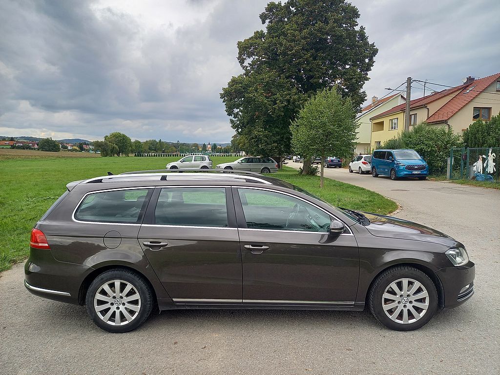 Volkswagen Passat, 1.6 TDi-digiklima-navi+ROZVODY - fotka 6