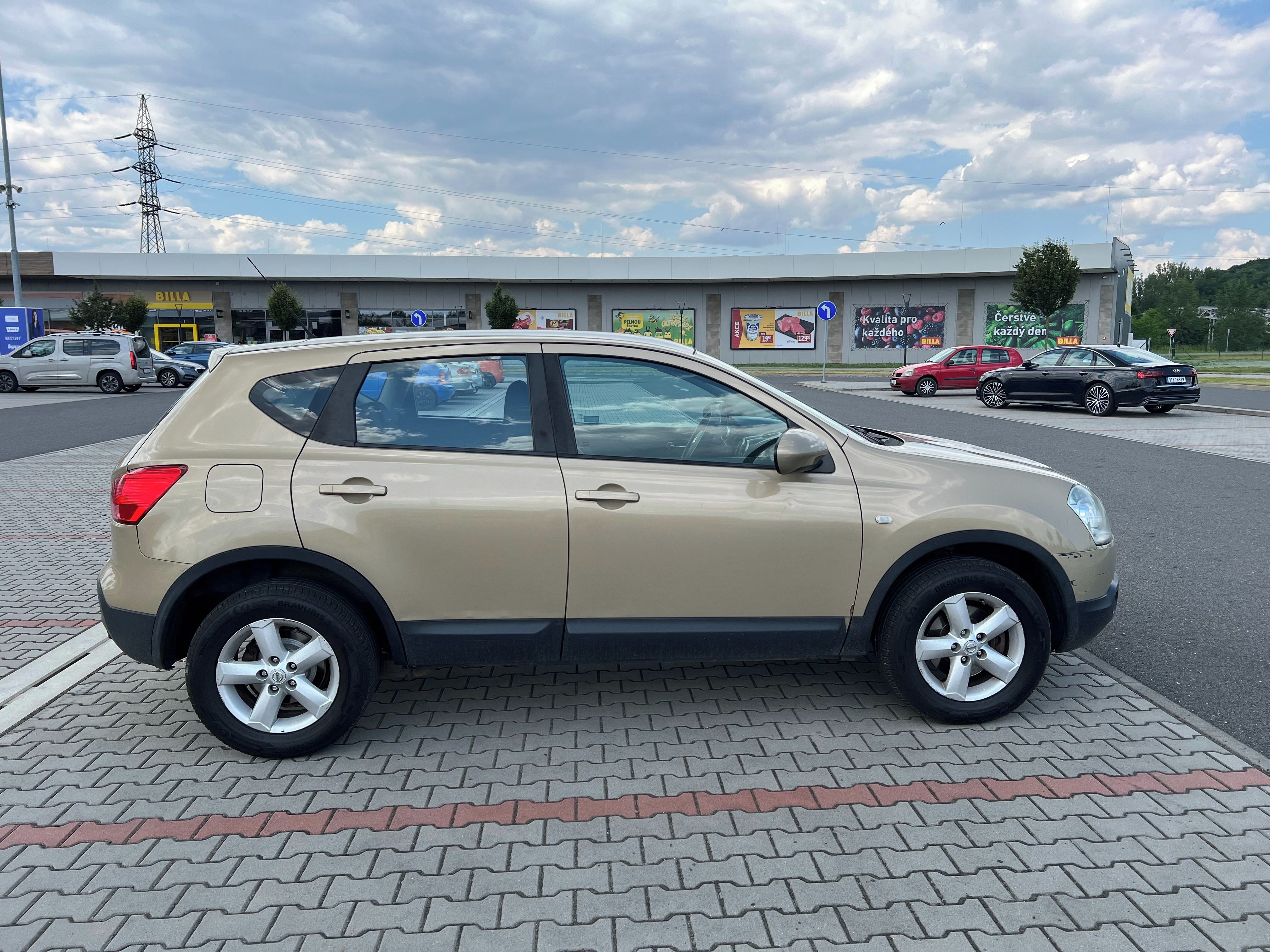 Nissan Qashqai, 1.5 DCi 1. maj ČR digi klima - fotka 2