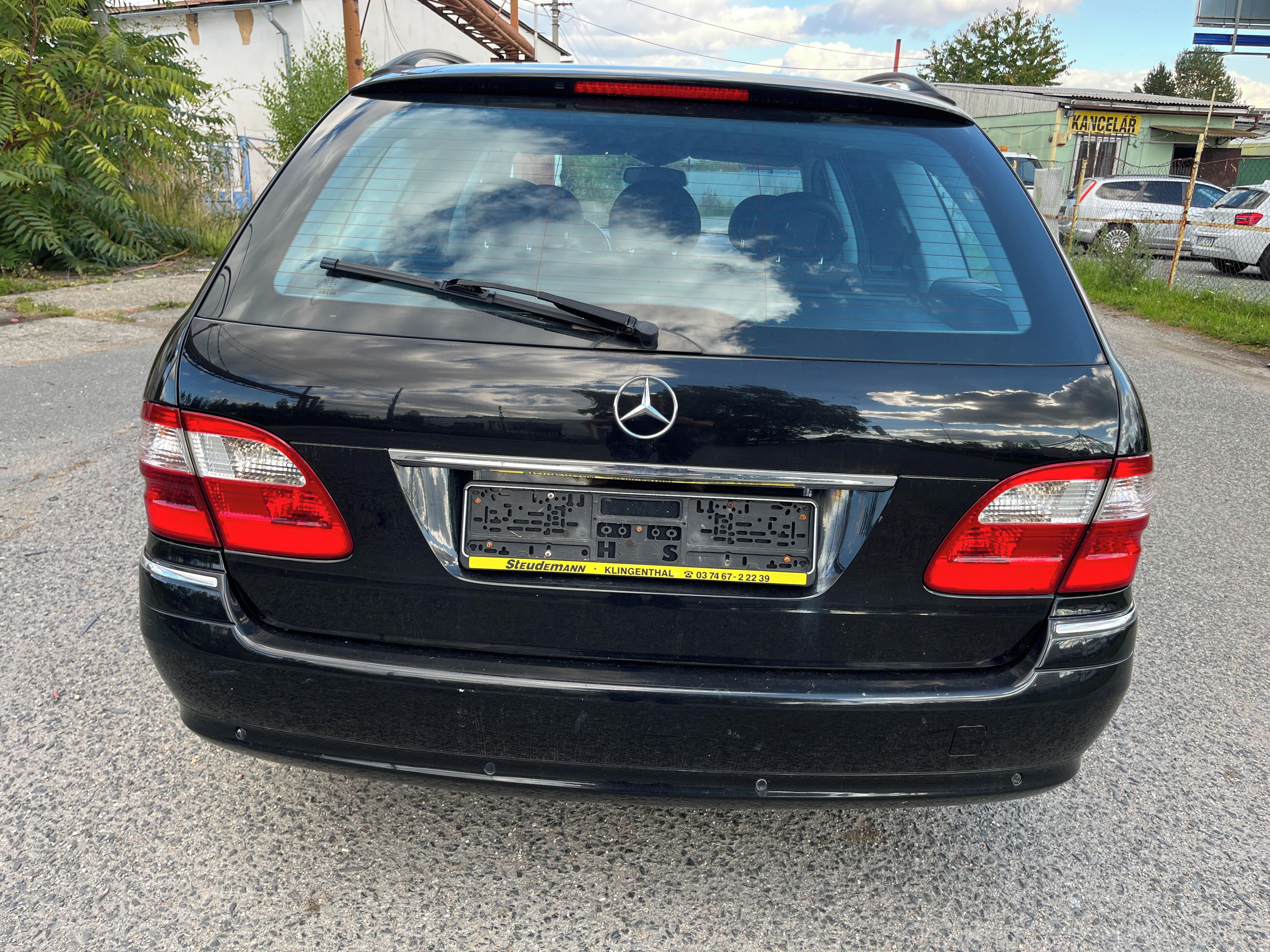 Mercedes-Benz Třídy E, 2.6i 130kw manuál alu kola - fotka 4