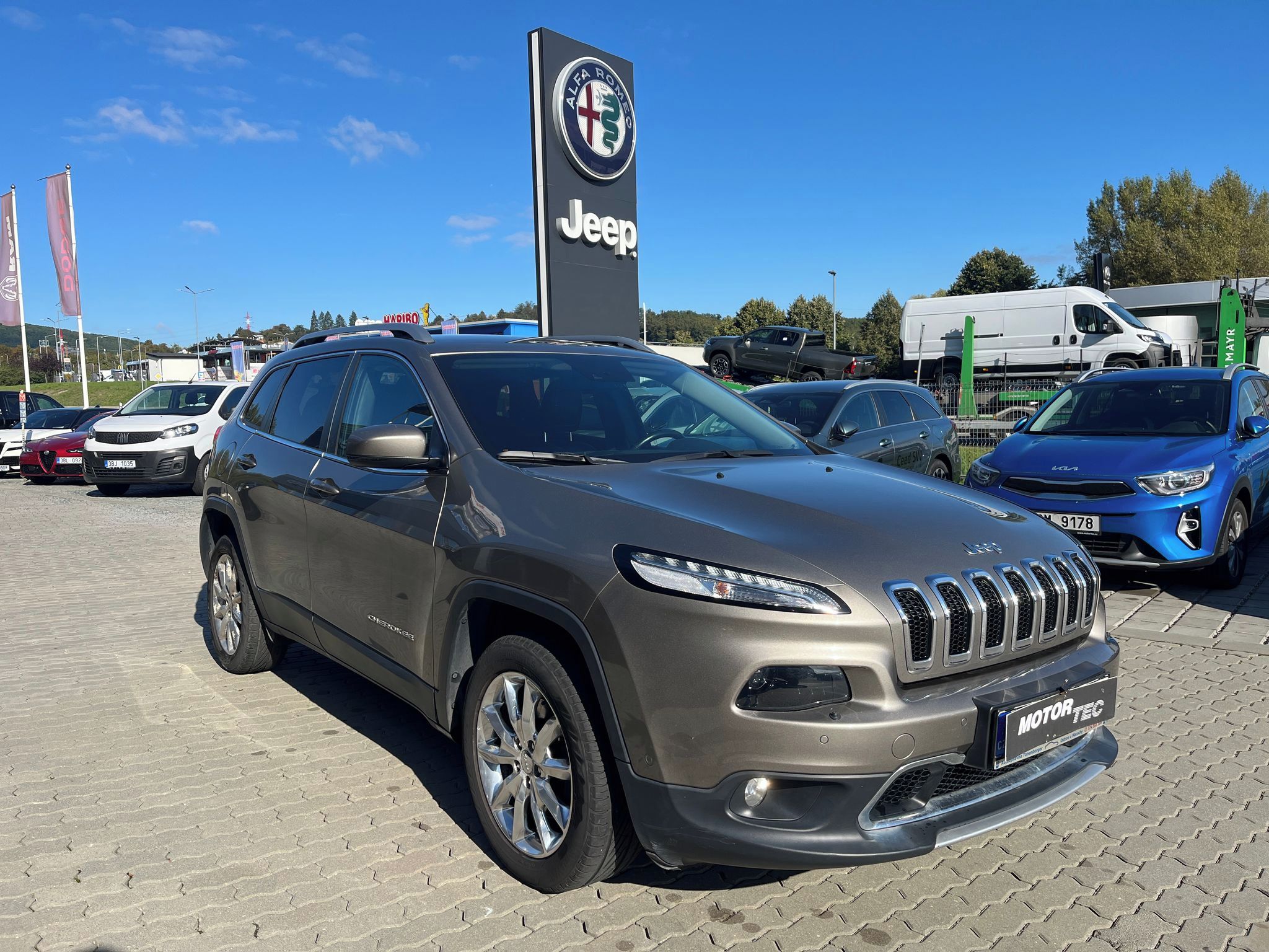 Jeep Cherokee, 2.2 JTD 147kW AWD AT Limited - fotka 2