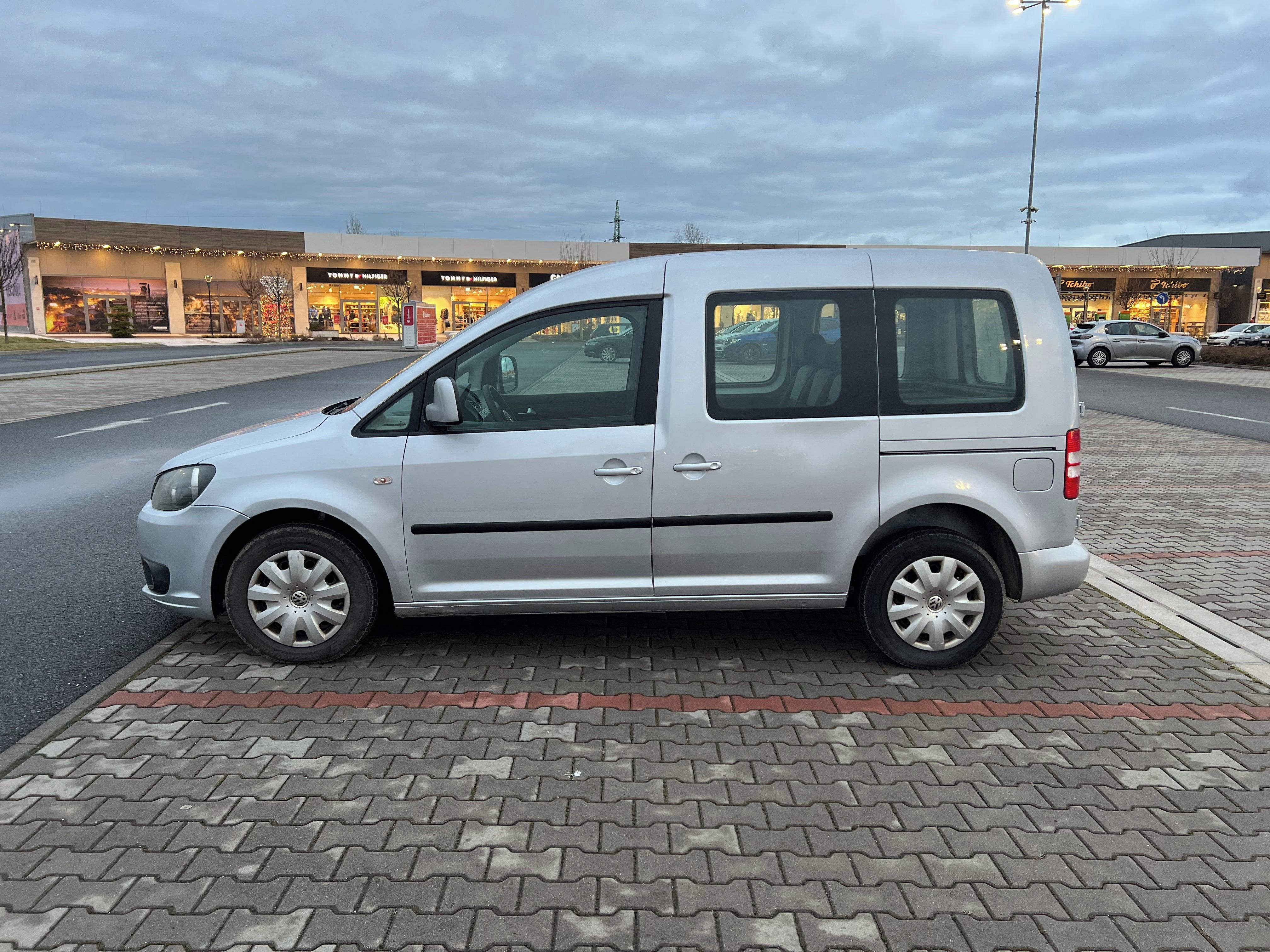 Volkswagen Caddy, Life 1.6 TDi 75kw TZ ČR DPH - fotka 6
