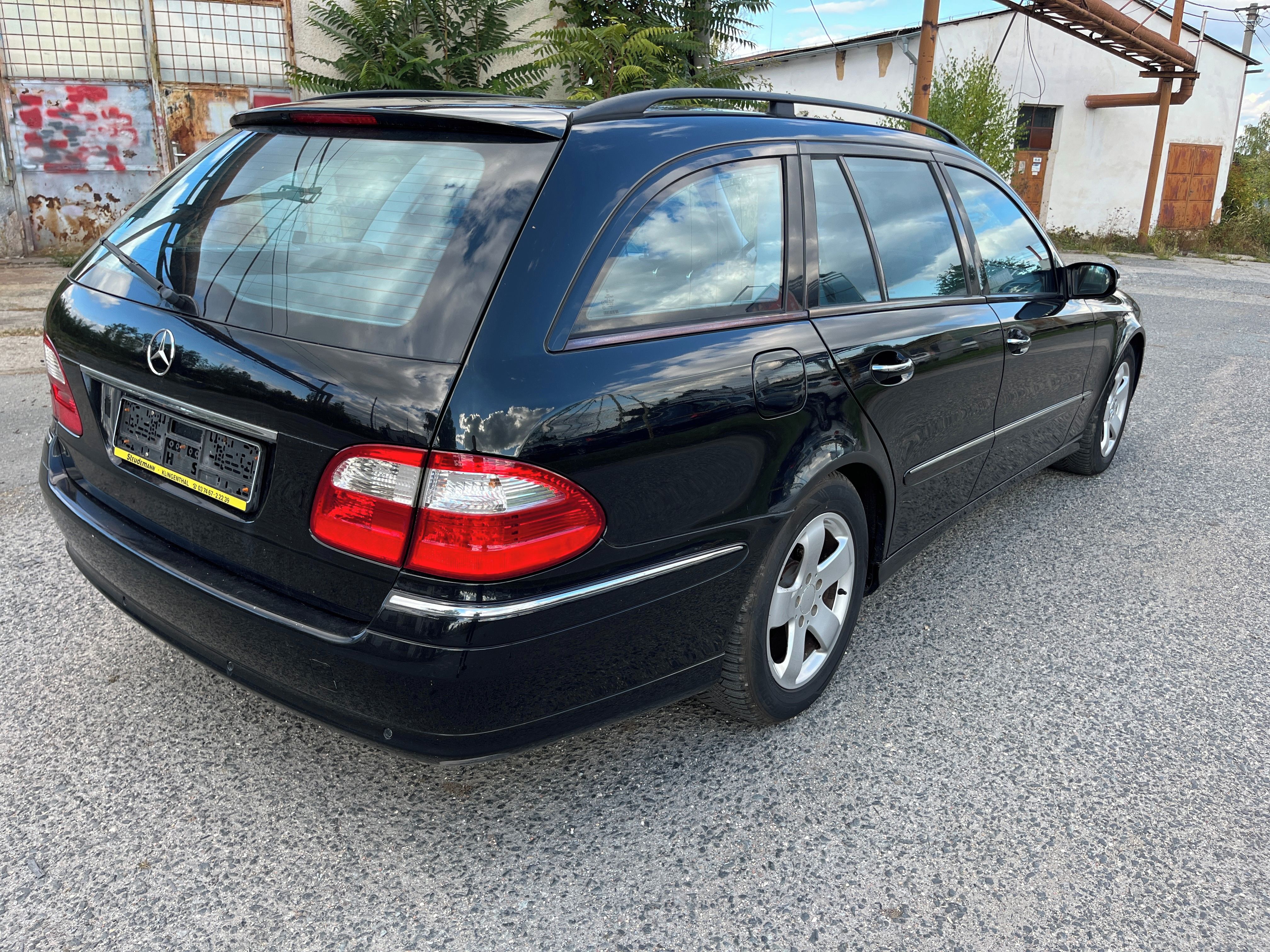 Mercedes-Benz Třídy E, 2.6i 130kw manuál alu kola - fotka 5
