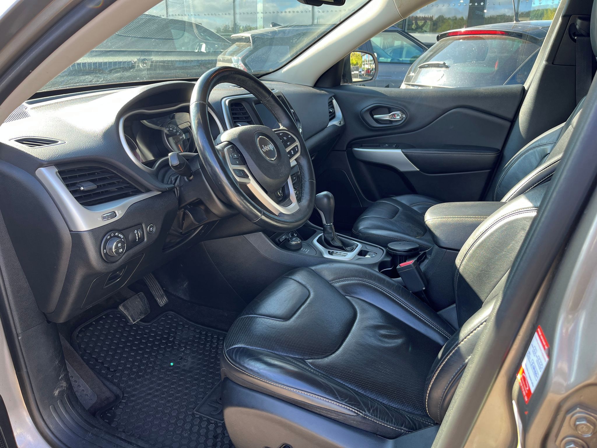 Jeep Cherokee, 2.2 JTD 147kW AWD AT Limited - fotka 5
