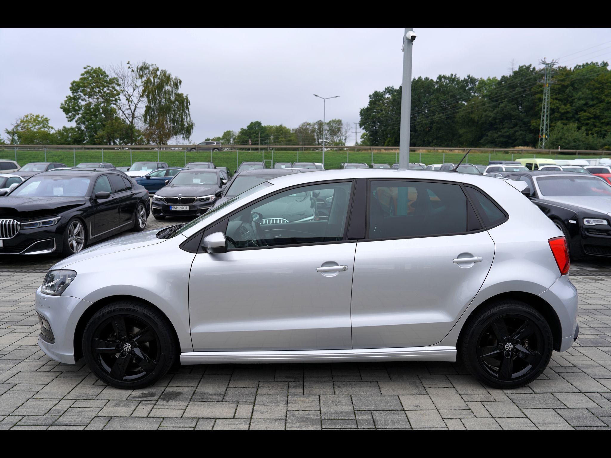 Volkswagen Polo, 1.2 TSI R line 90 PS/klima/al - fotka 3