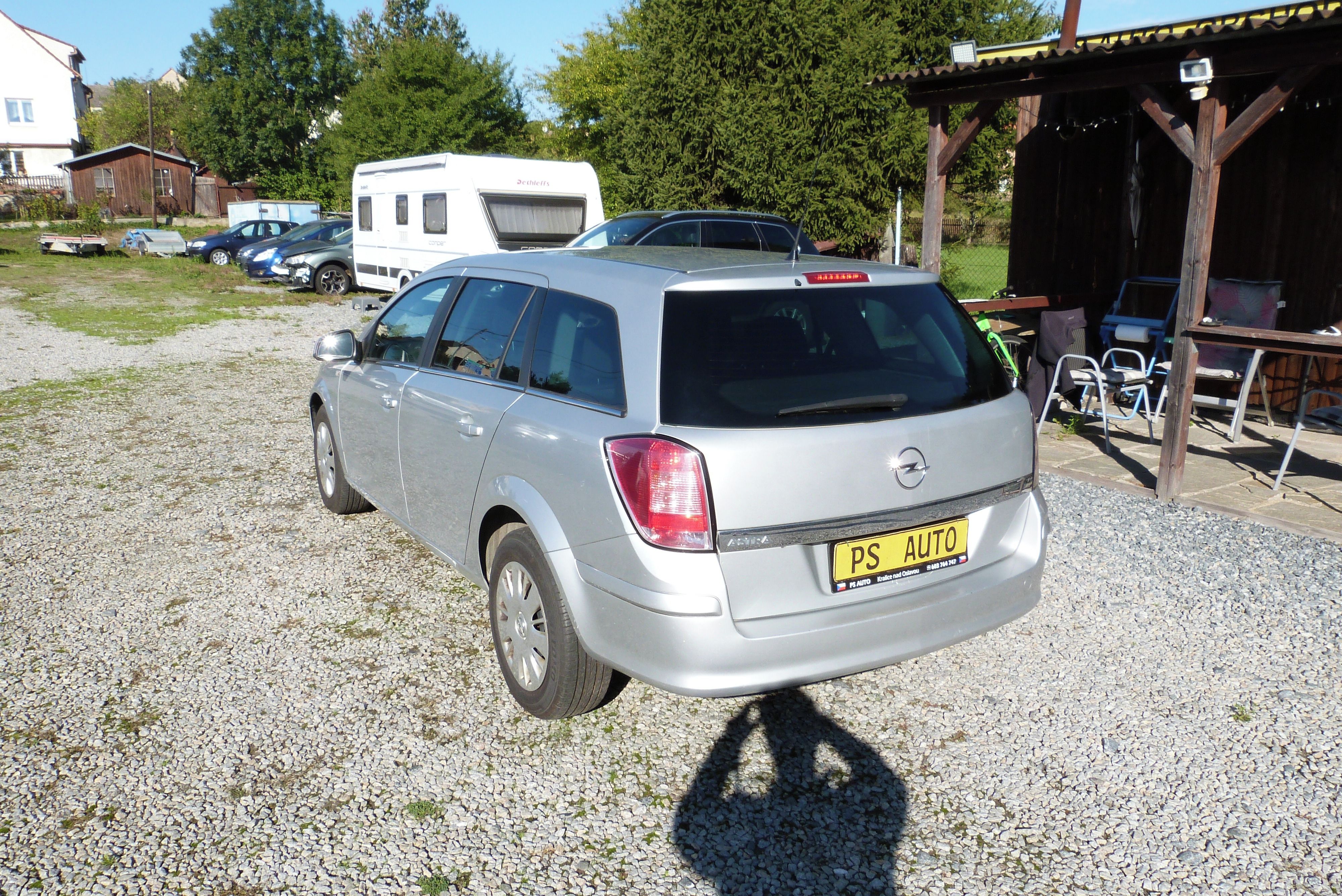 Opel Astra, 1.6i 16v 85kw - fotka 6