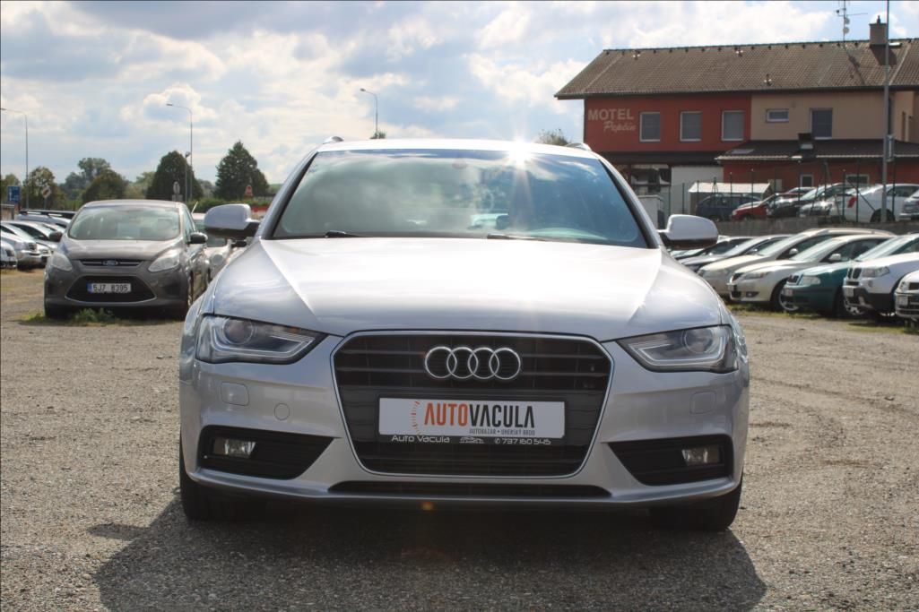 Audi A4, 2,0 TDi  AUTOMAT, S-LINE - fotka 2
