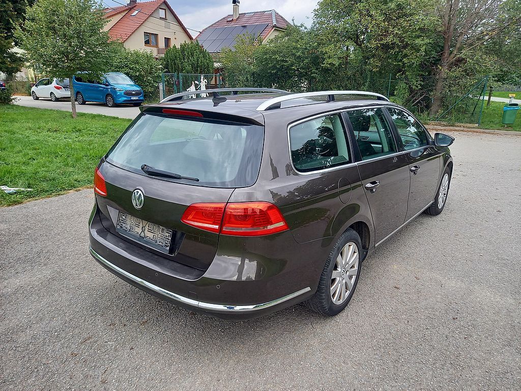 Volkswagen Passat, 1.6 TDi-digiklima-navi+ROZVODY - fotka 3