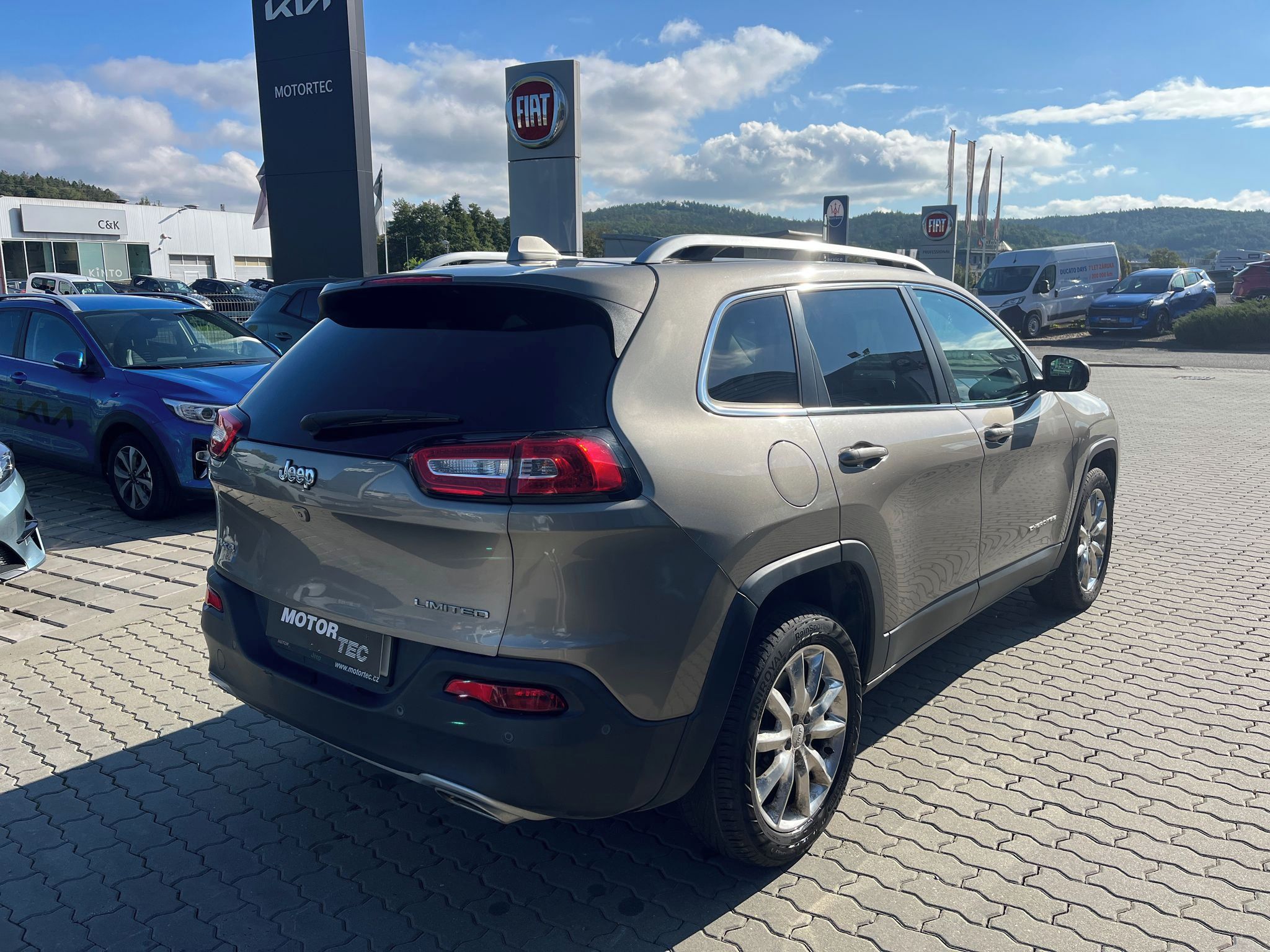 Jeep Cherokee, 2.2 JTD 147kW AWD AT Limited - fotka 3