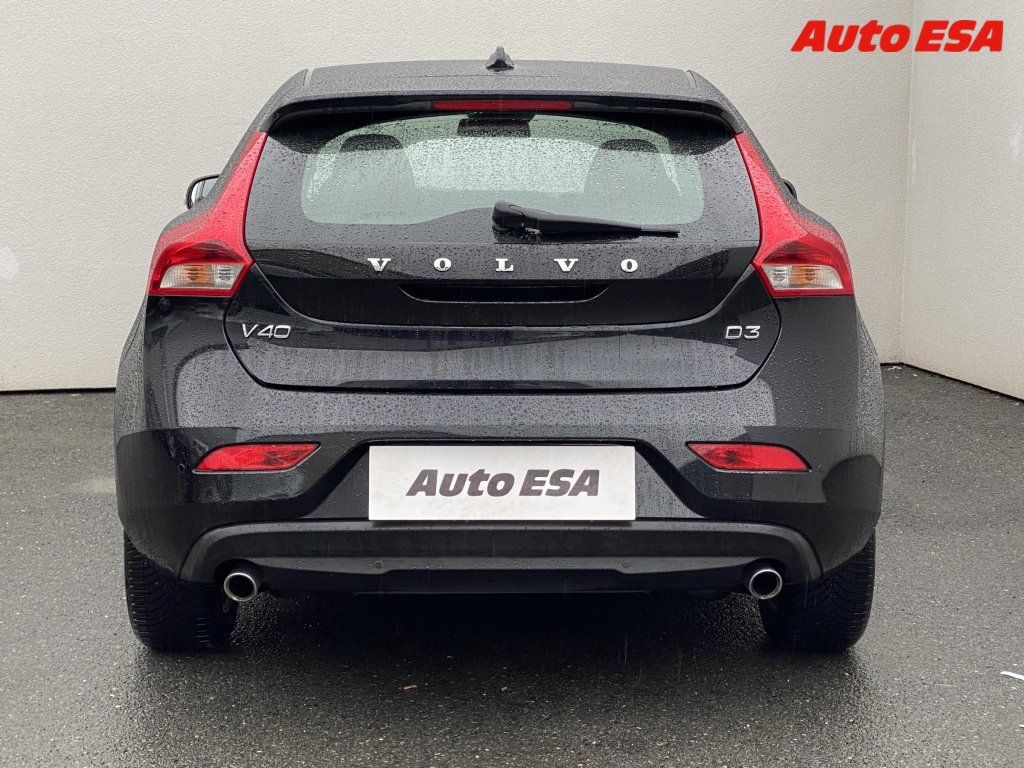 Volvo V40, 2.0 D,Momentum,bixen,navi - fotka 5