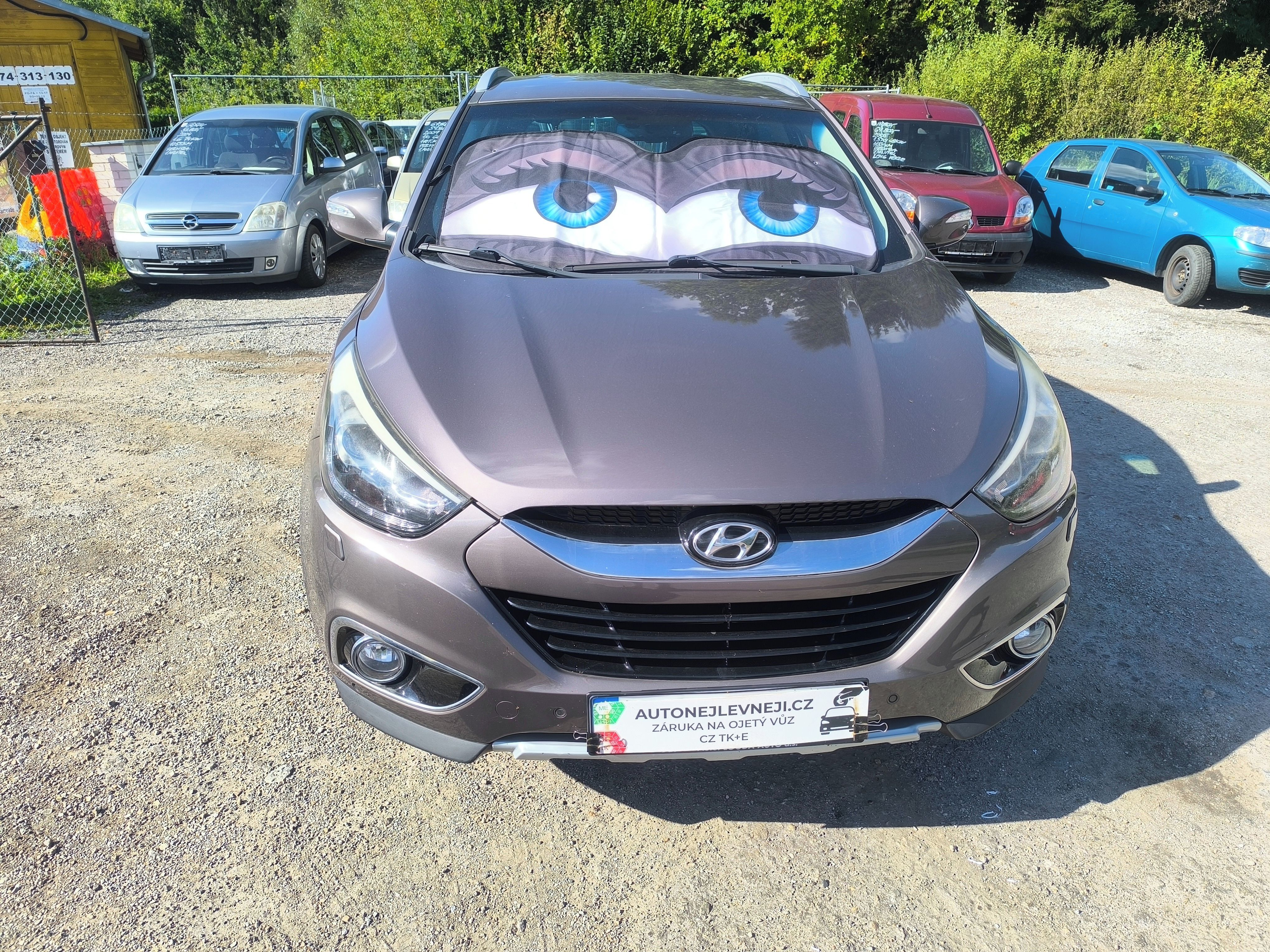 Hyundai ix35, 2.0D4X4,90KM,MAX VÝBAVA,KRÁSNÝ - fotka 2