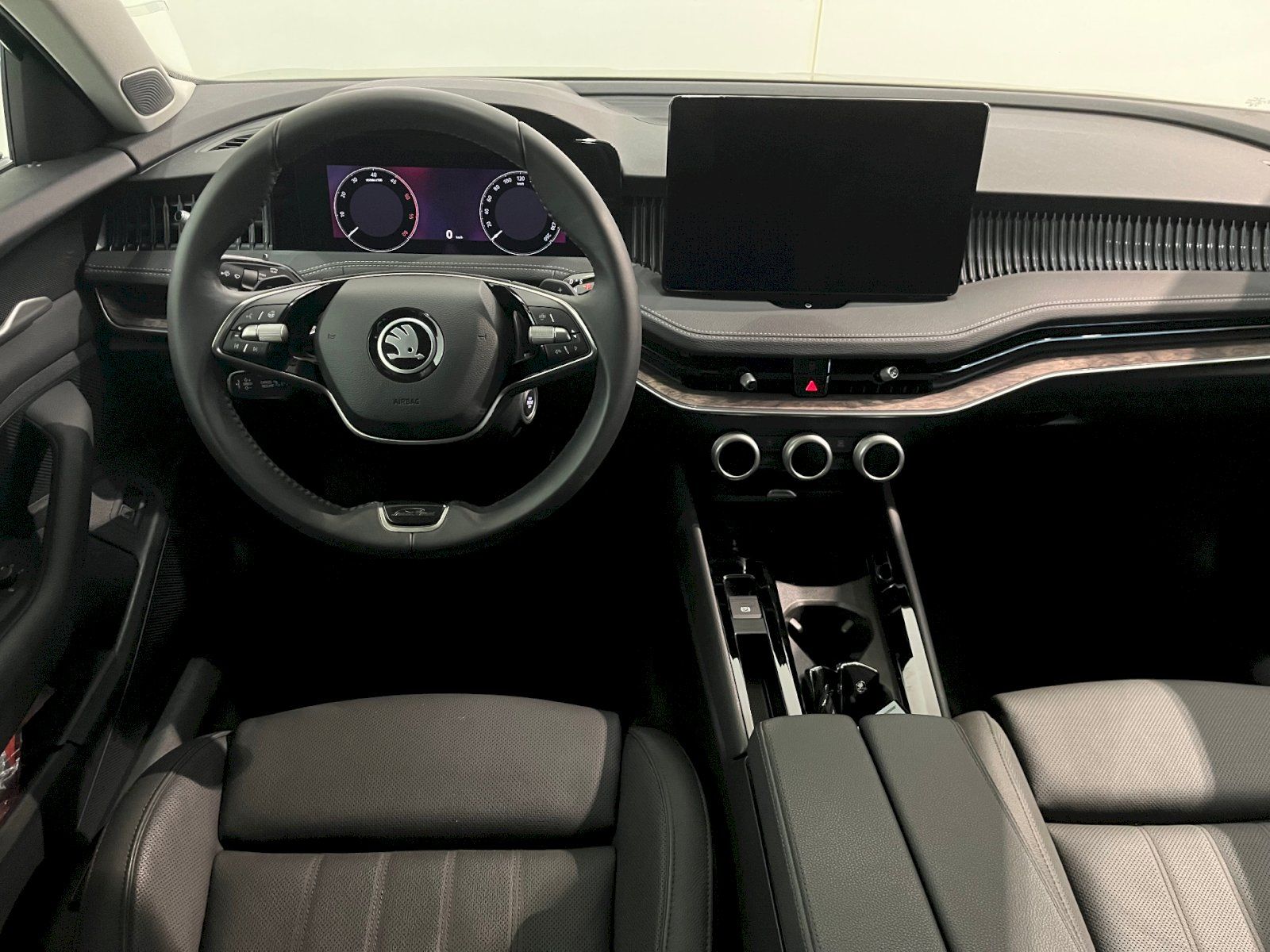 Škoda Superb, Combi 2.0 TDI 142 kW A7A 4X4 L - fotka 5