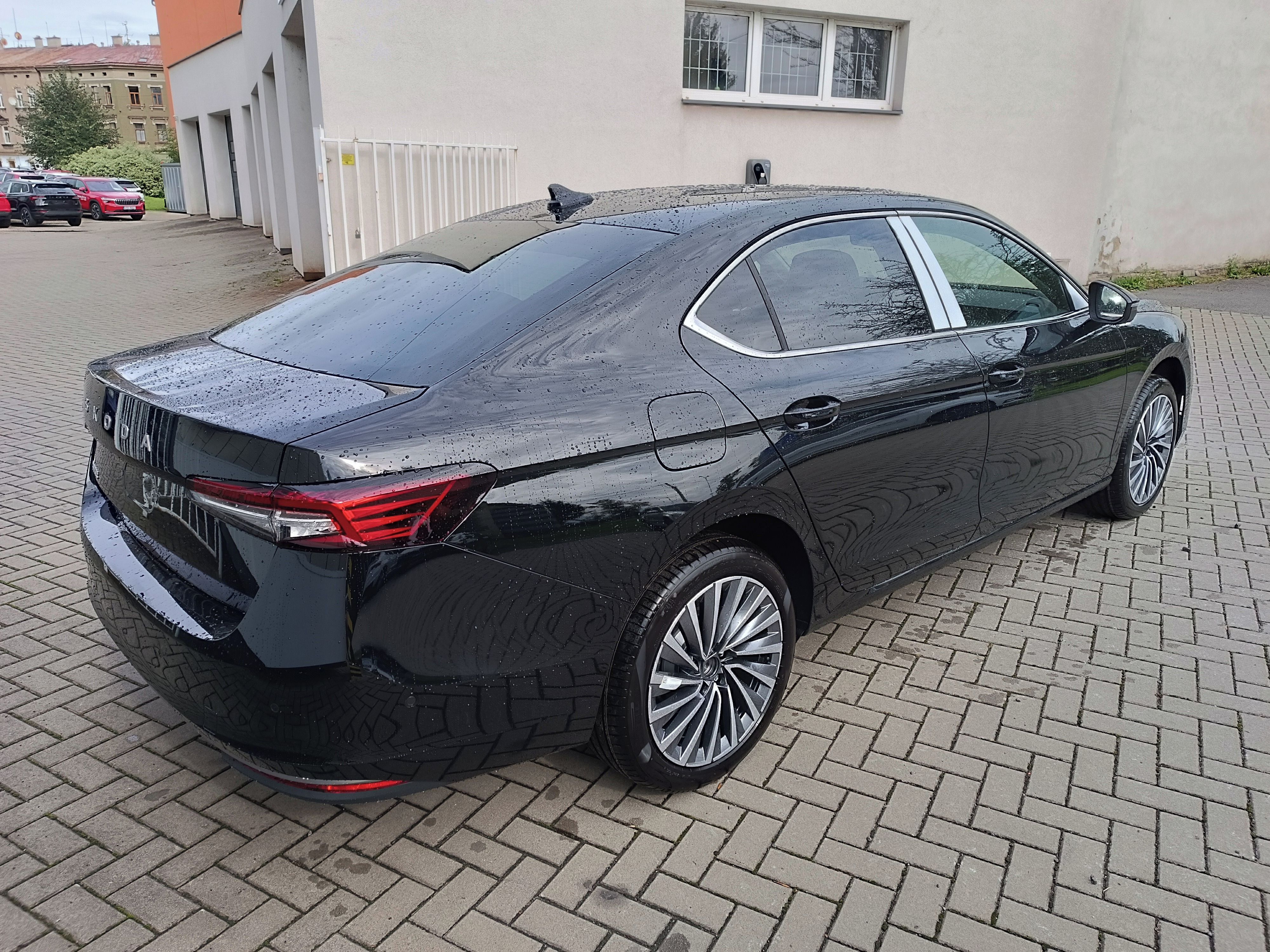 Škoda Superb, Superb L&K 2,0TSI 150kW 7DSG - fotka 3