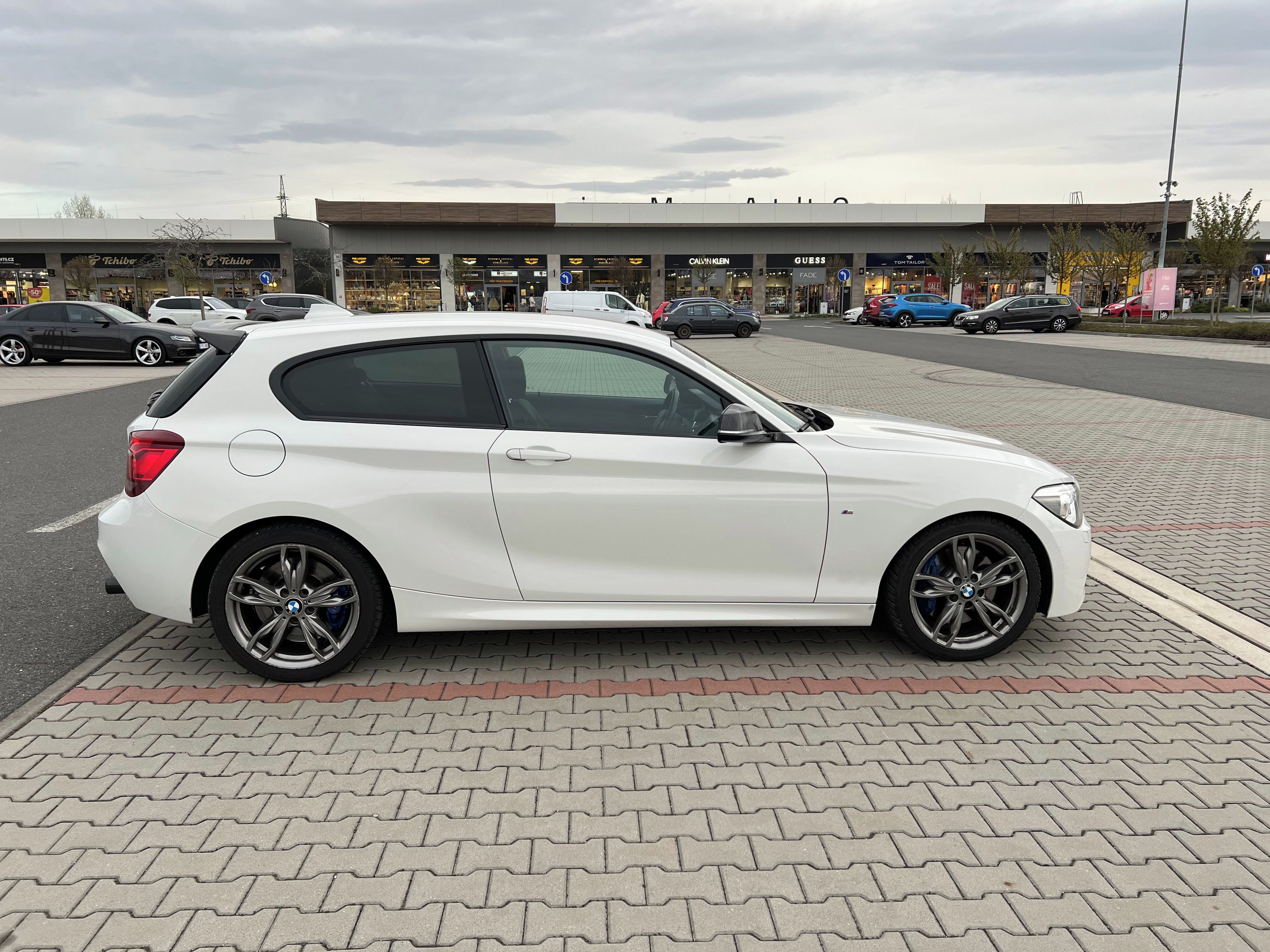 BMW Řada 1, M135i 235kw M Performance - fotka 2