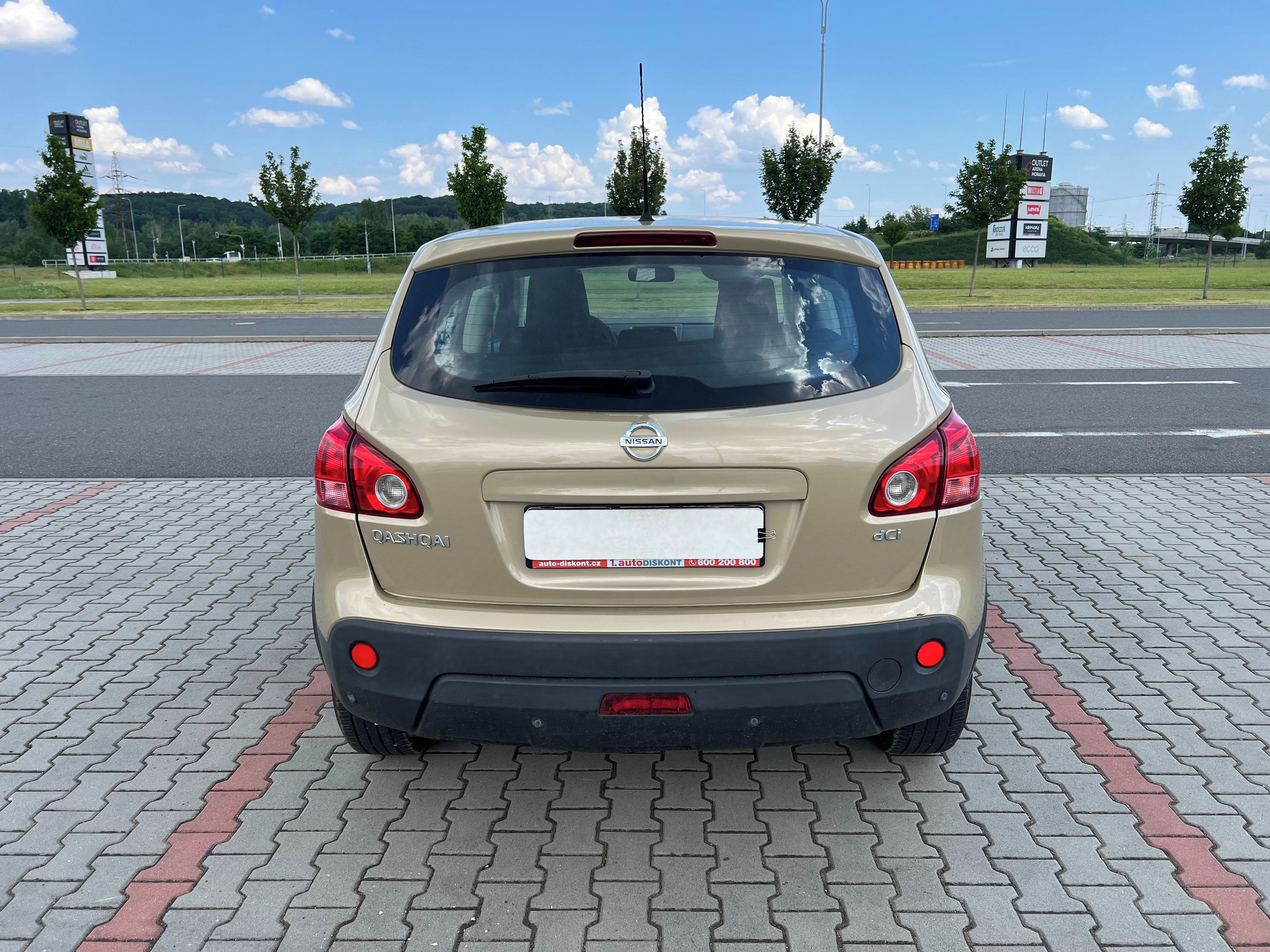 Nissan Qashqai, 1.5 DCi 1. maj ČR digi klima - fotka 4