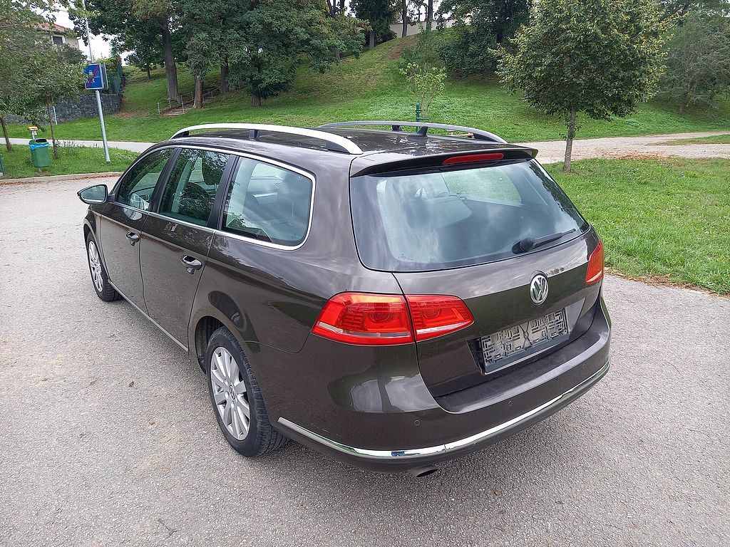 Volkswagen Passat, 1.6 TDi-digiklima-navi+ROZVODY - fotka 4