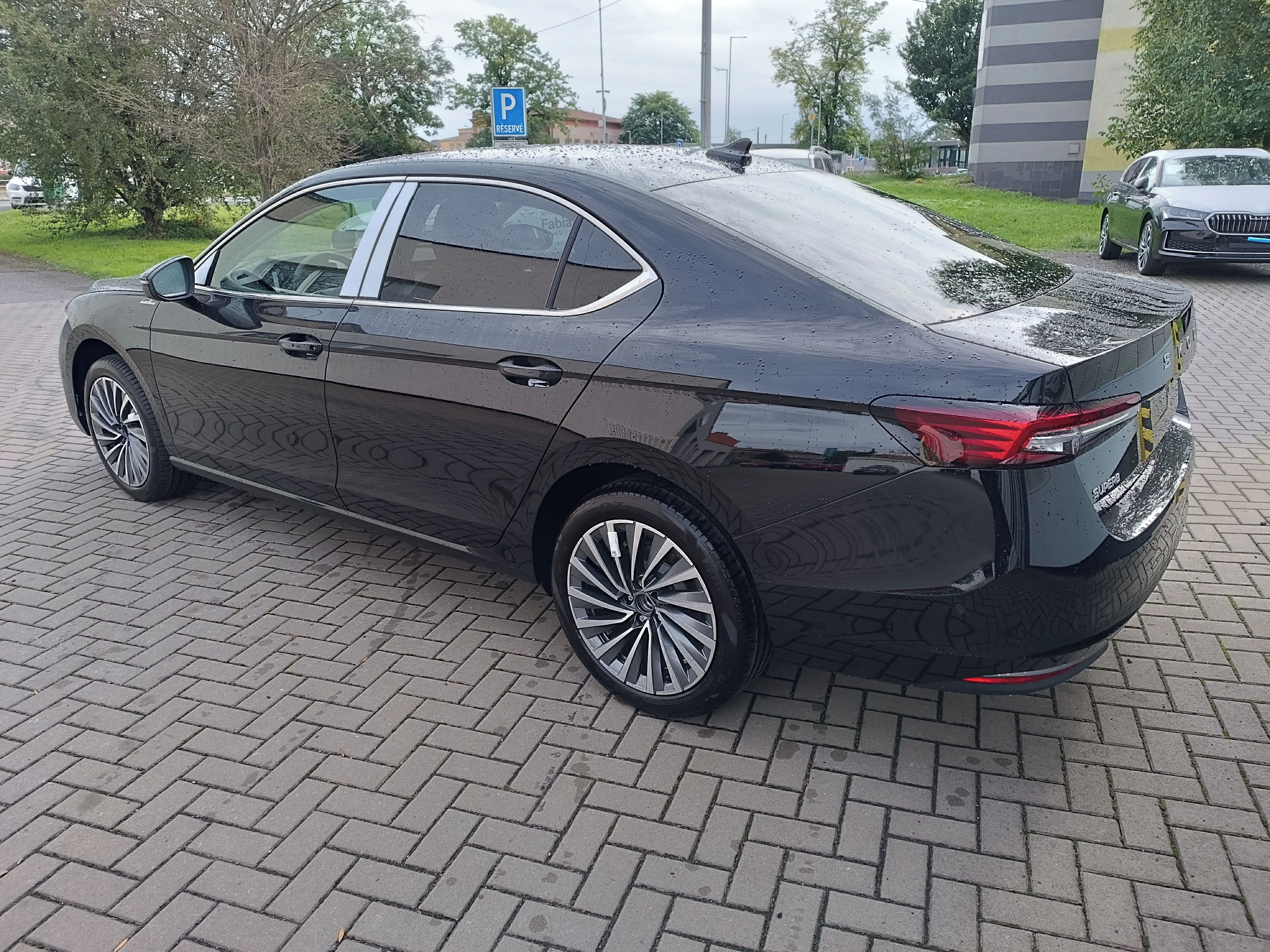 Škoda Superb, Superb L&K 2,0TSI 150kW 7DSG - fotka 4