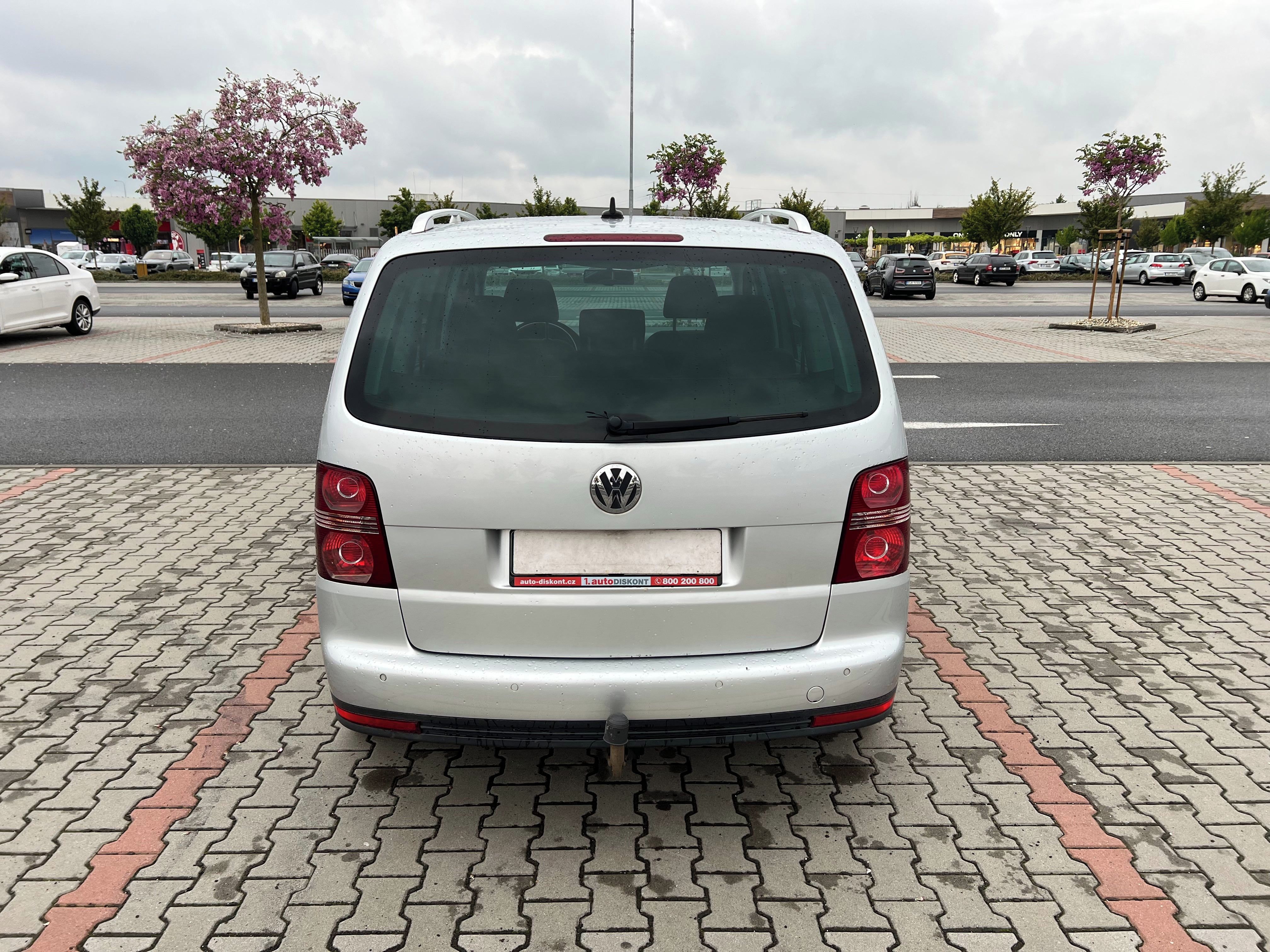 Volkswagen Touran, 2.0 TDi 125kw 6 rychl TZ - fotka 4