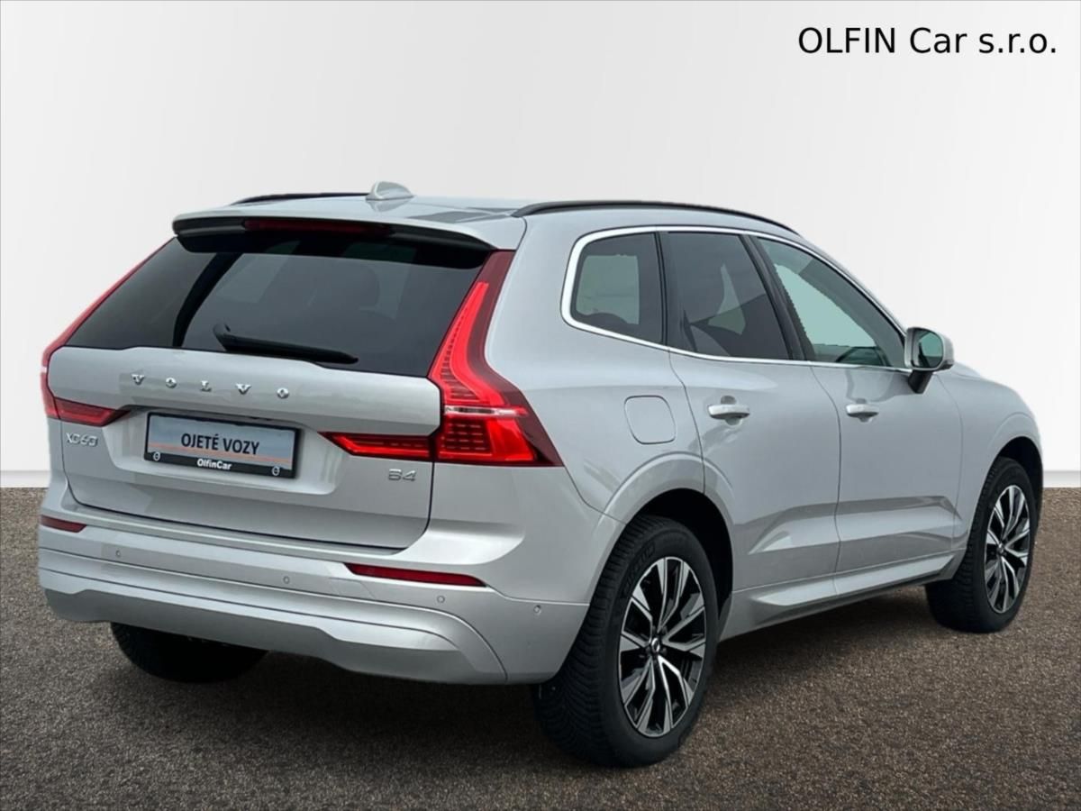 Volvo XC60, 2,0 145 kW FWD CORE  B4 - fotka 2
