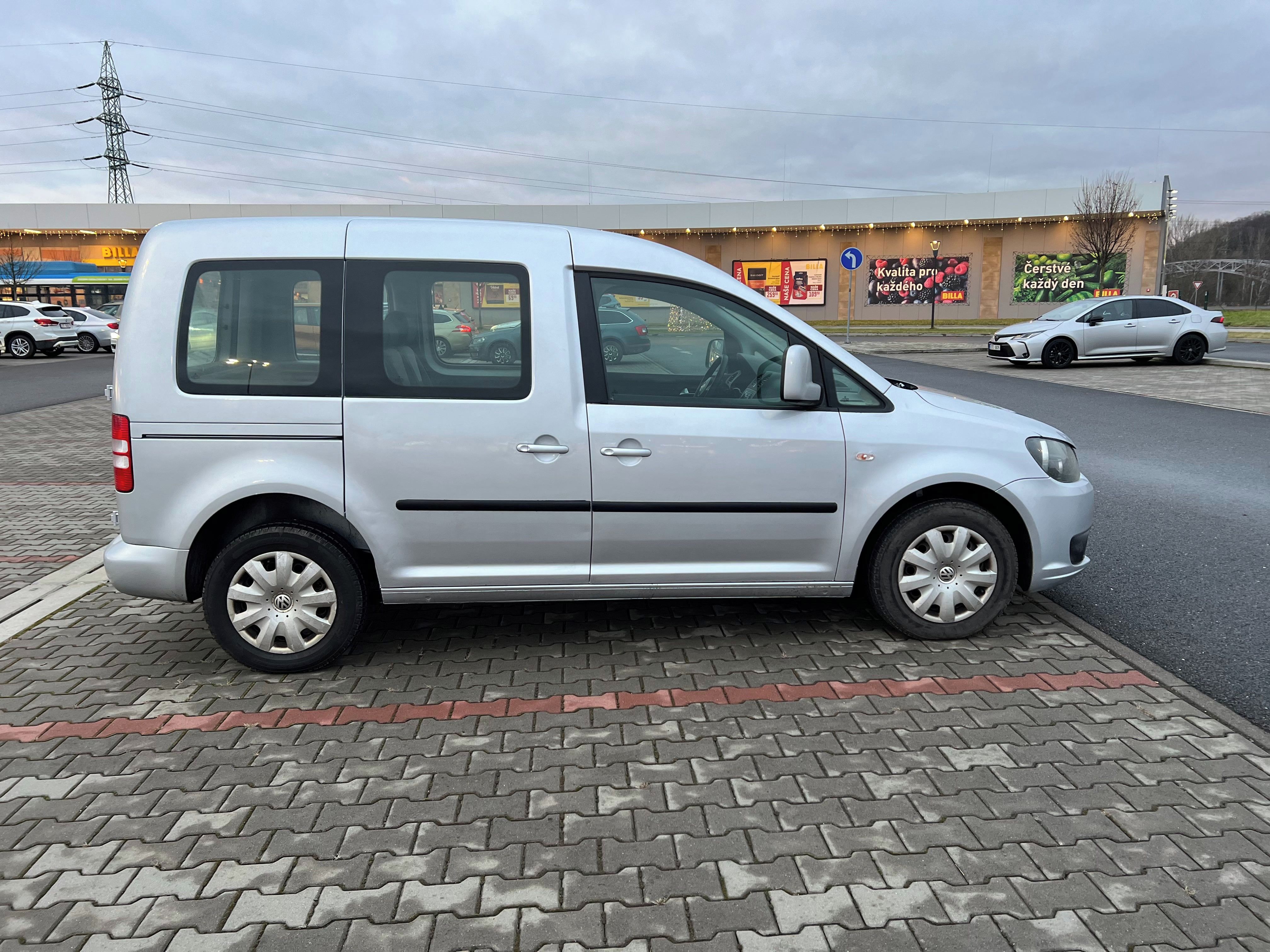 Volkswagen Caddy, Life 1.6 TDi 75kw TZ ČR DPH - fotka 2