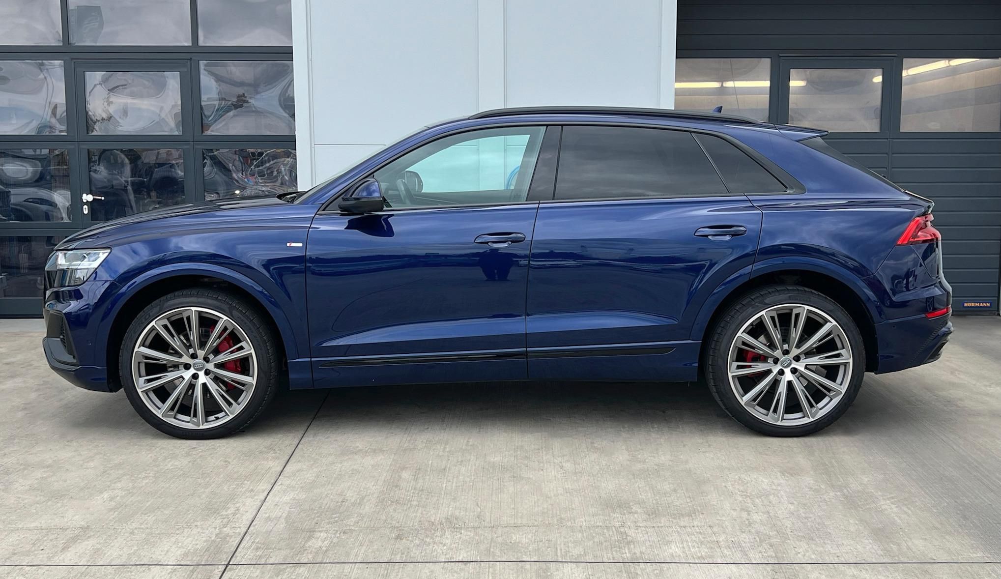 Audi Q8, 55 TFSi QUATTRO S-LINE, TAŽNÉ - fotka 3