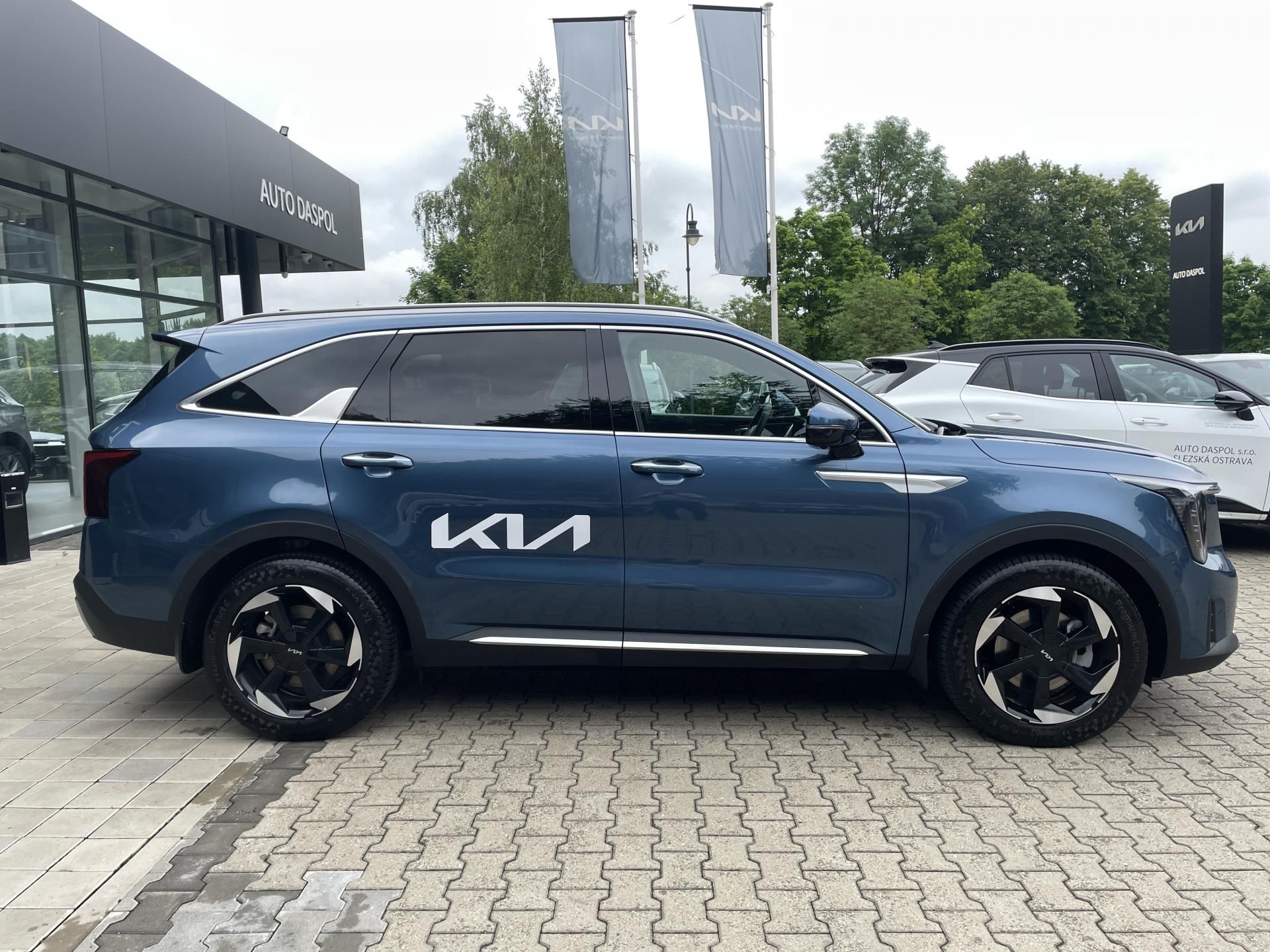 Kia Sorento, 1,6HEV 4x4 7P TOP+NAPPA/PNS - fotka 2