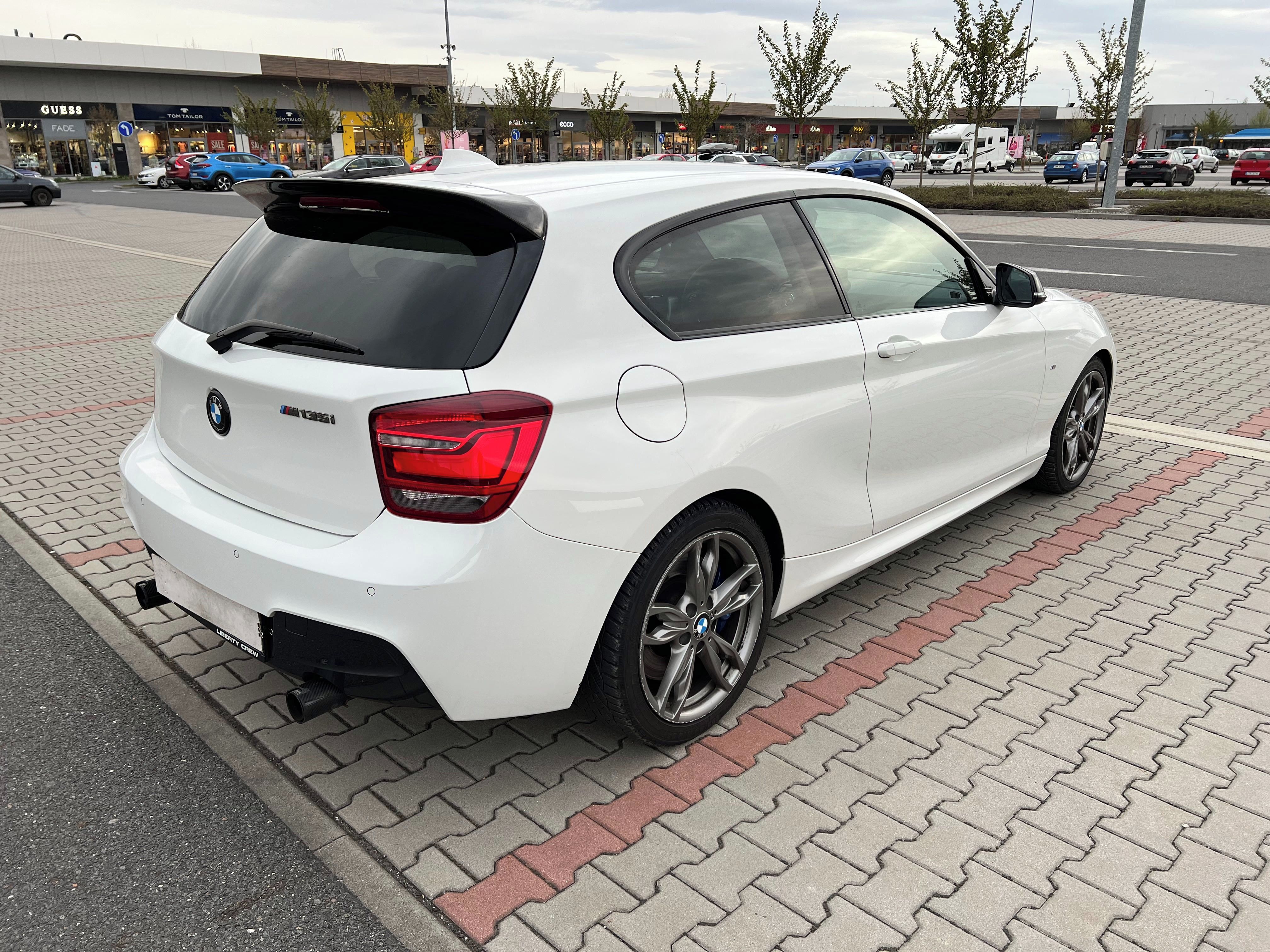 BMW Řada 1, M135i 235kw M Performance - fotka 3