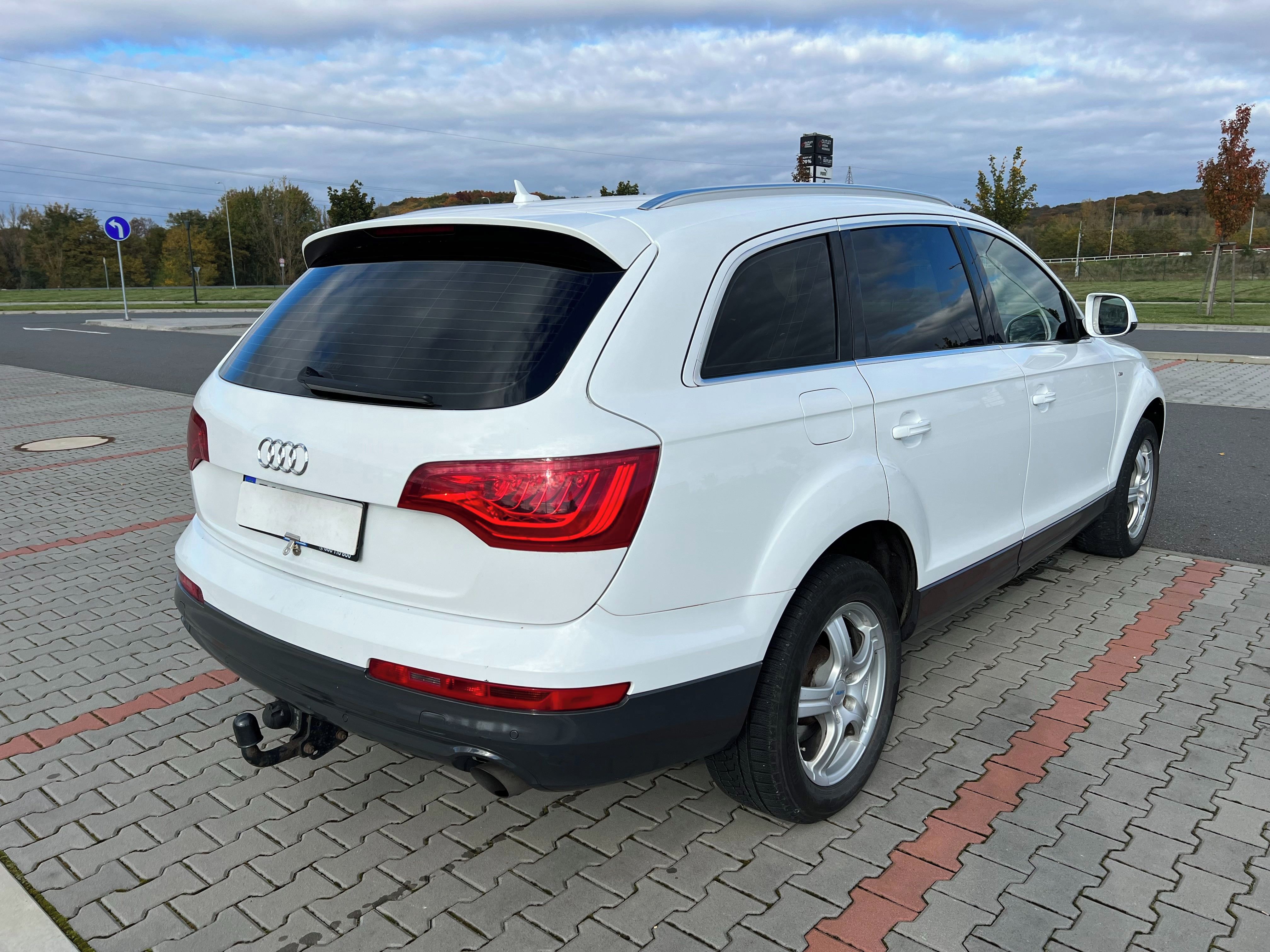 Audi Q7, 3.0 TDi 176kw S-line DPH - fotka 2
