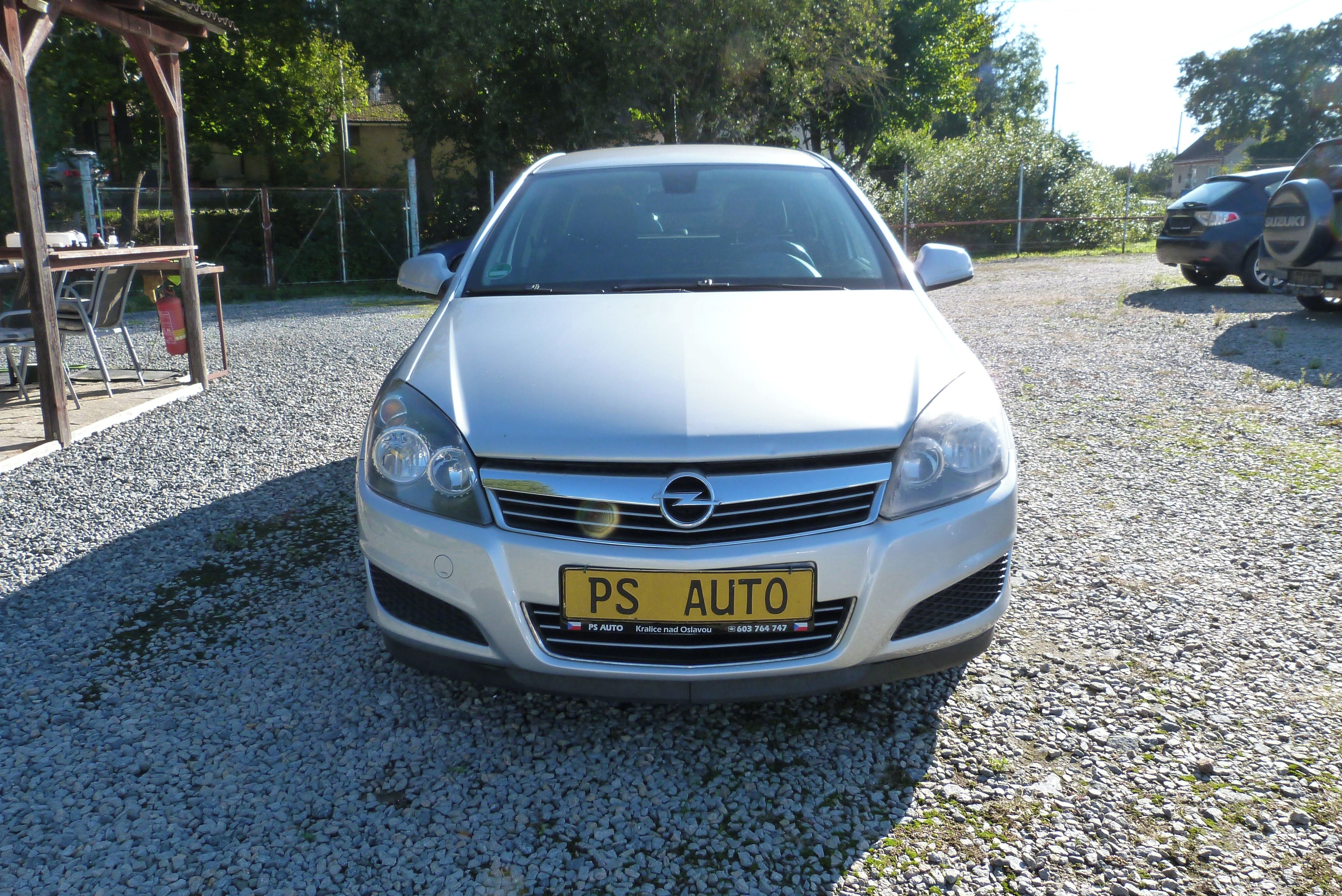 Opel Astra, 1.6i 16v 85kw - fotka 3