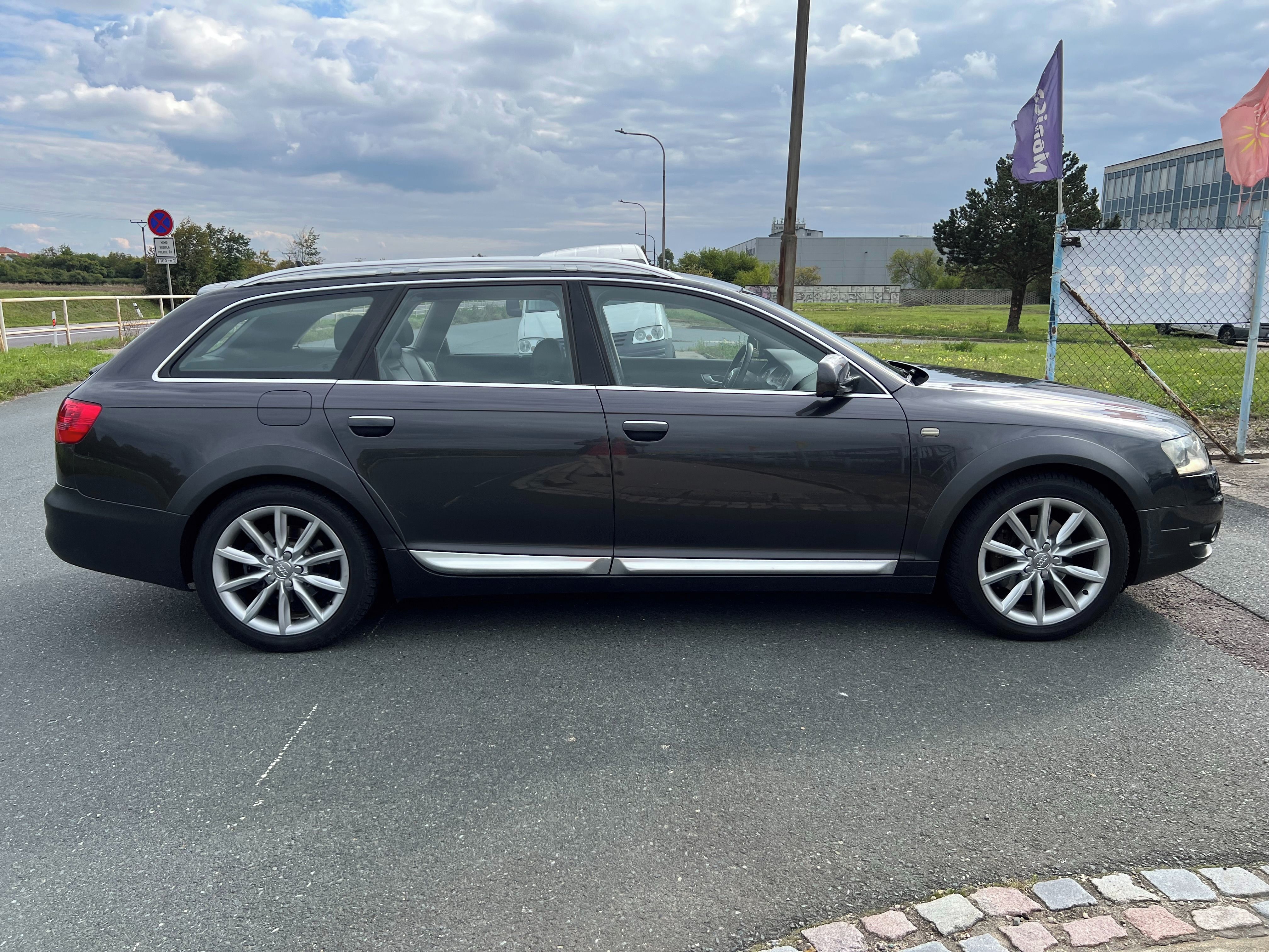 Audi A6 allroad, 3.0 TDi V6 171kW QUATTRO - fotka 4