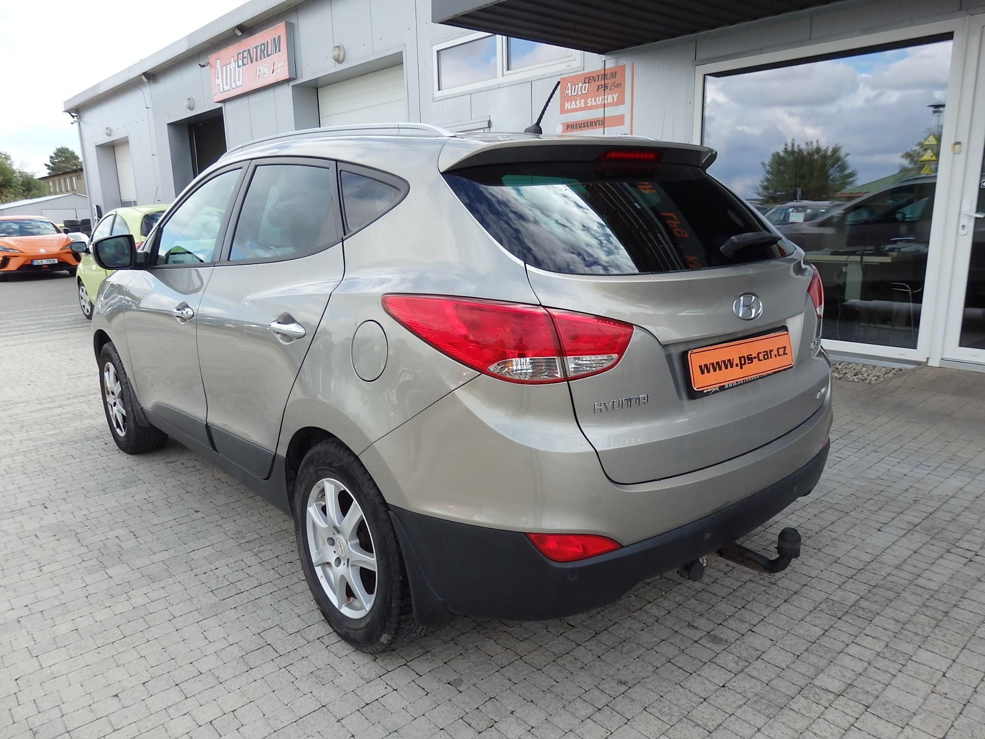 Hyundai ix35, 2.0 16V DIGI. KLIMA,4X4, ZÁVĚS - fotka 5