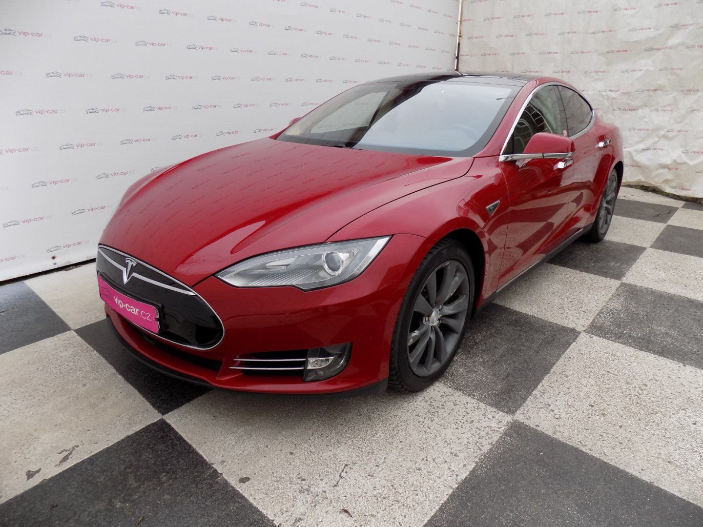 Tesla Model S, 85D/Nabijení zdarma/