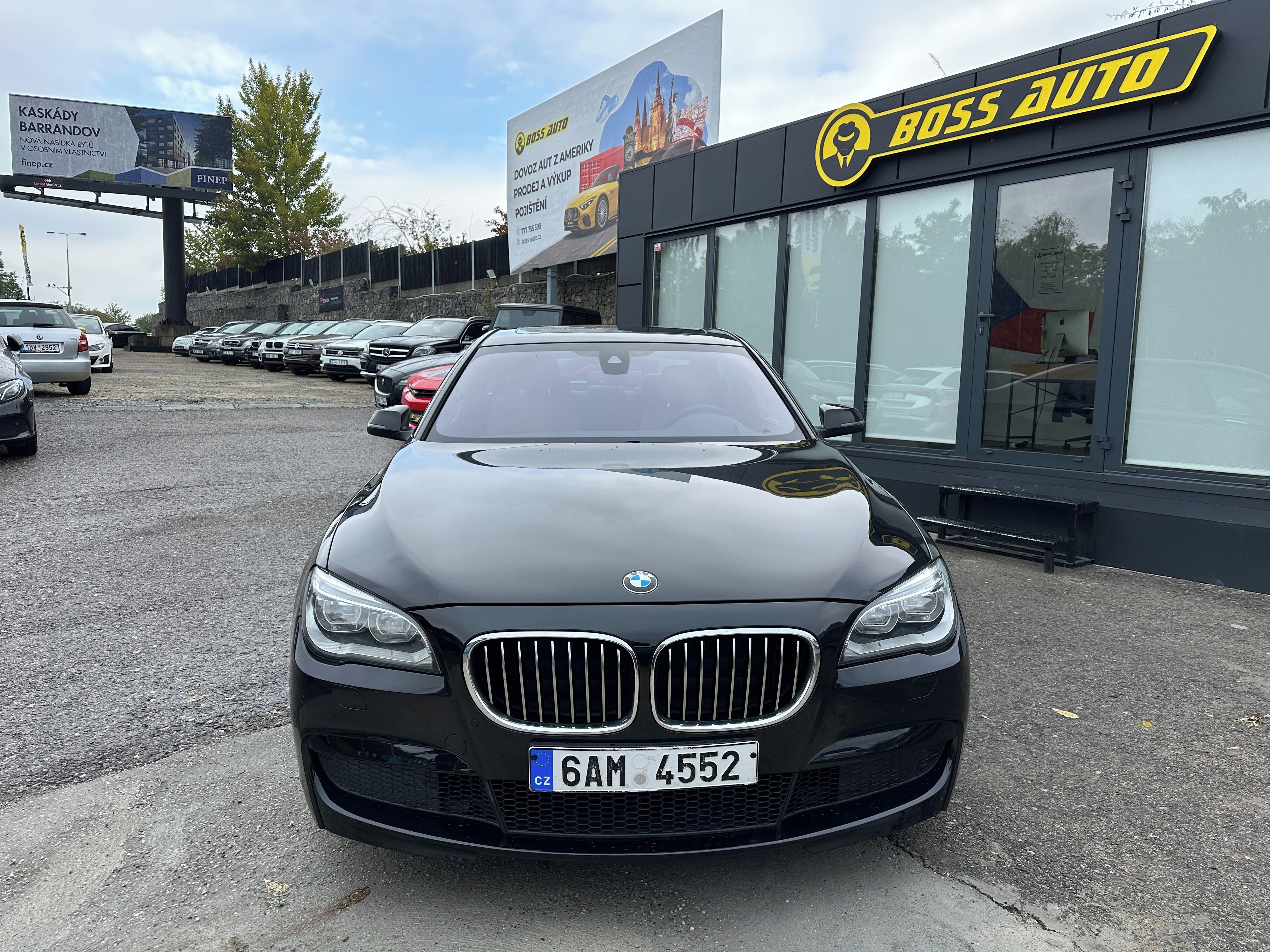 BMW Řada 7, BMW 730 2014 3.0 - fotka 2