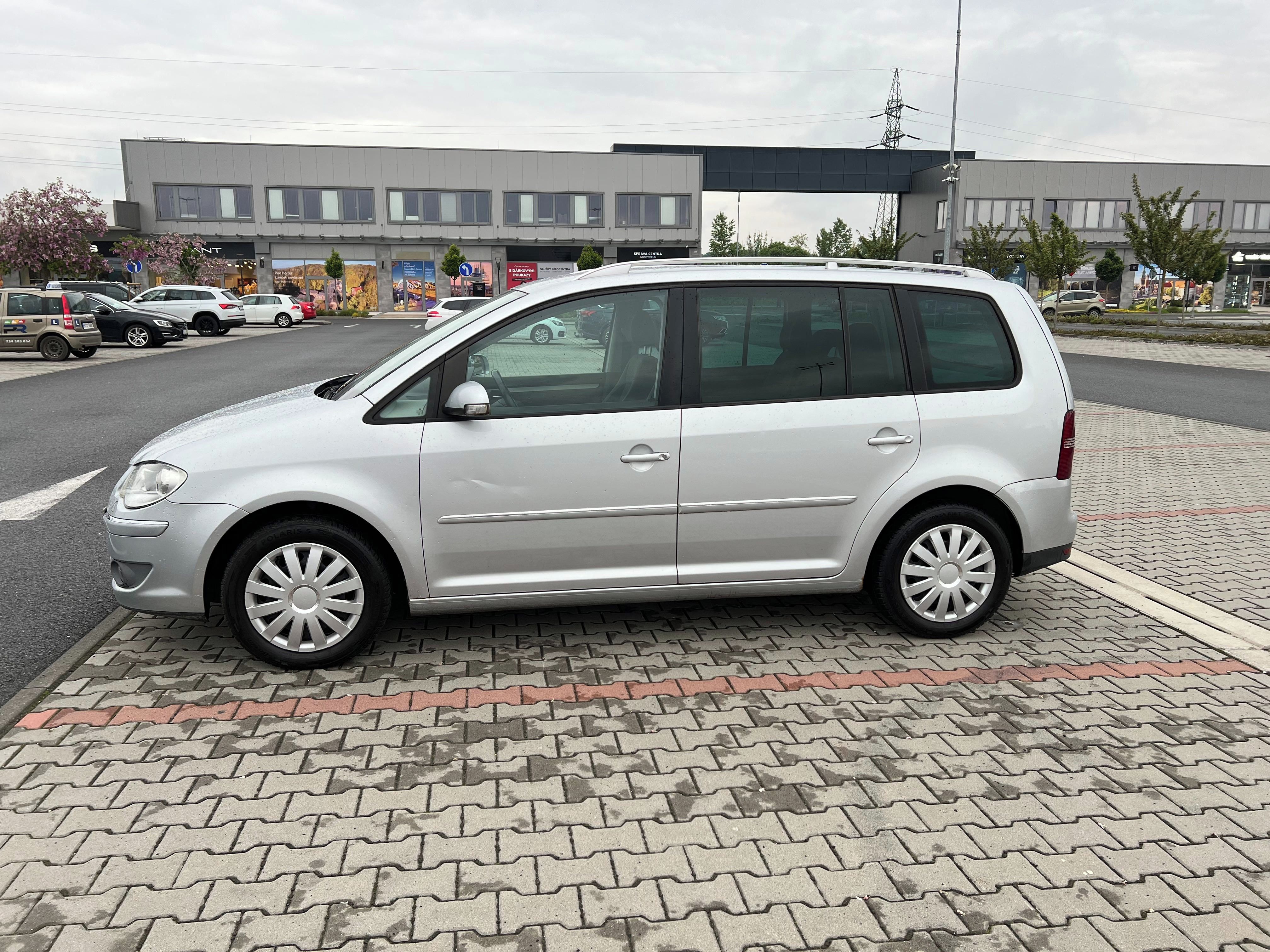 Volkswagen Touran, 2.0 TDi 125kw 6 rychl TZ - fotka 6