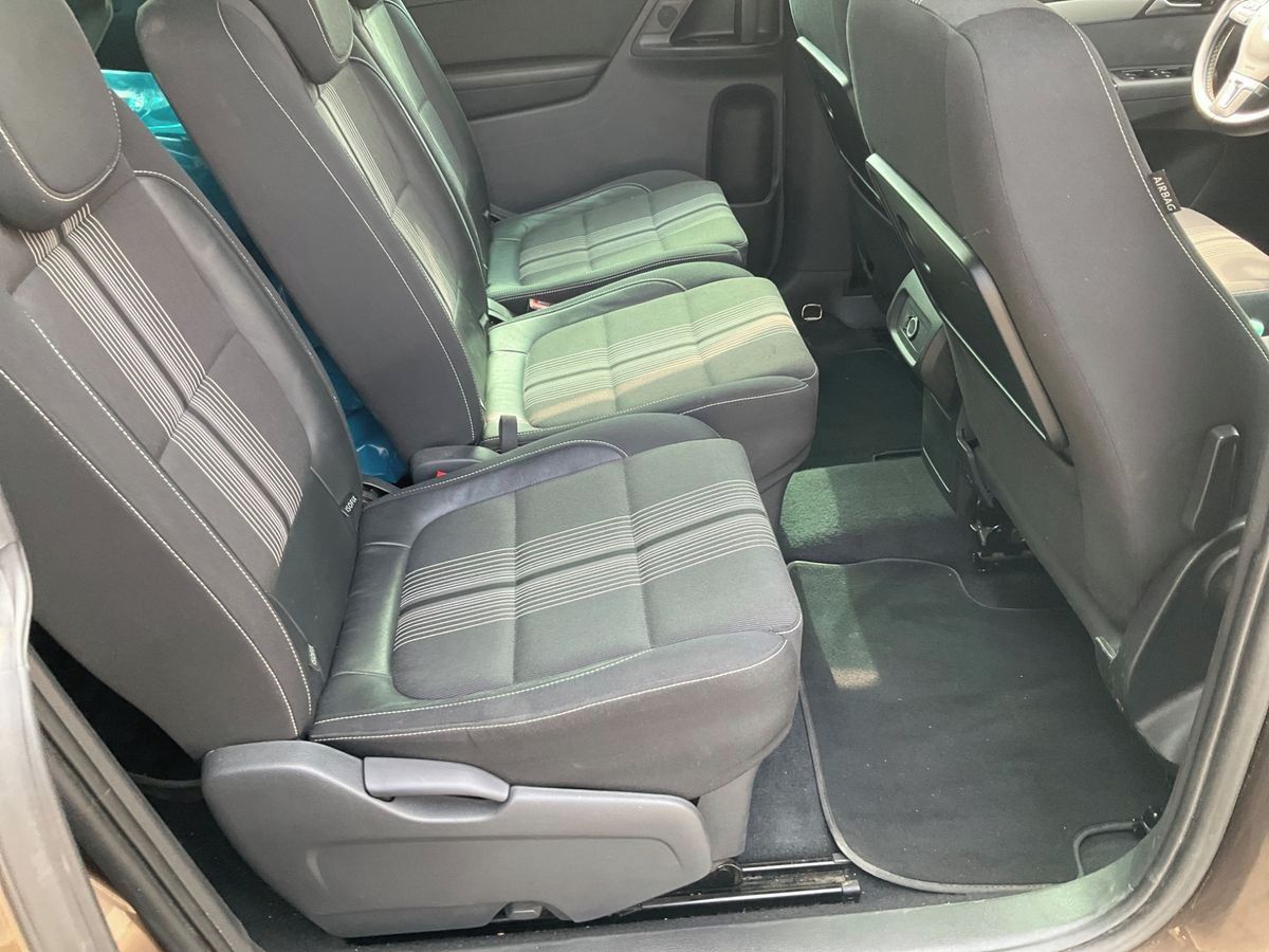 Volkswagen Sharan, 2.0 Tdi DSG 130KW MATCH BUFÍK - fotka 4