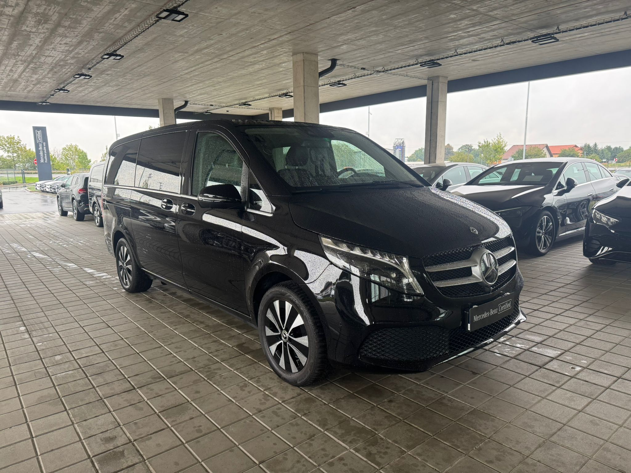 Mercedes-Benz Třídy V, 250d 4MATIC L AVANTGARDE - fotka 3