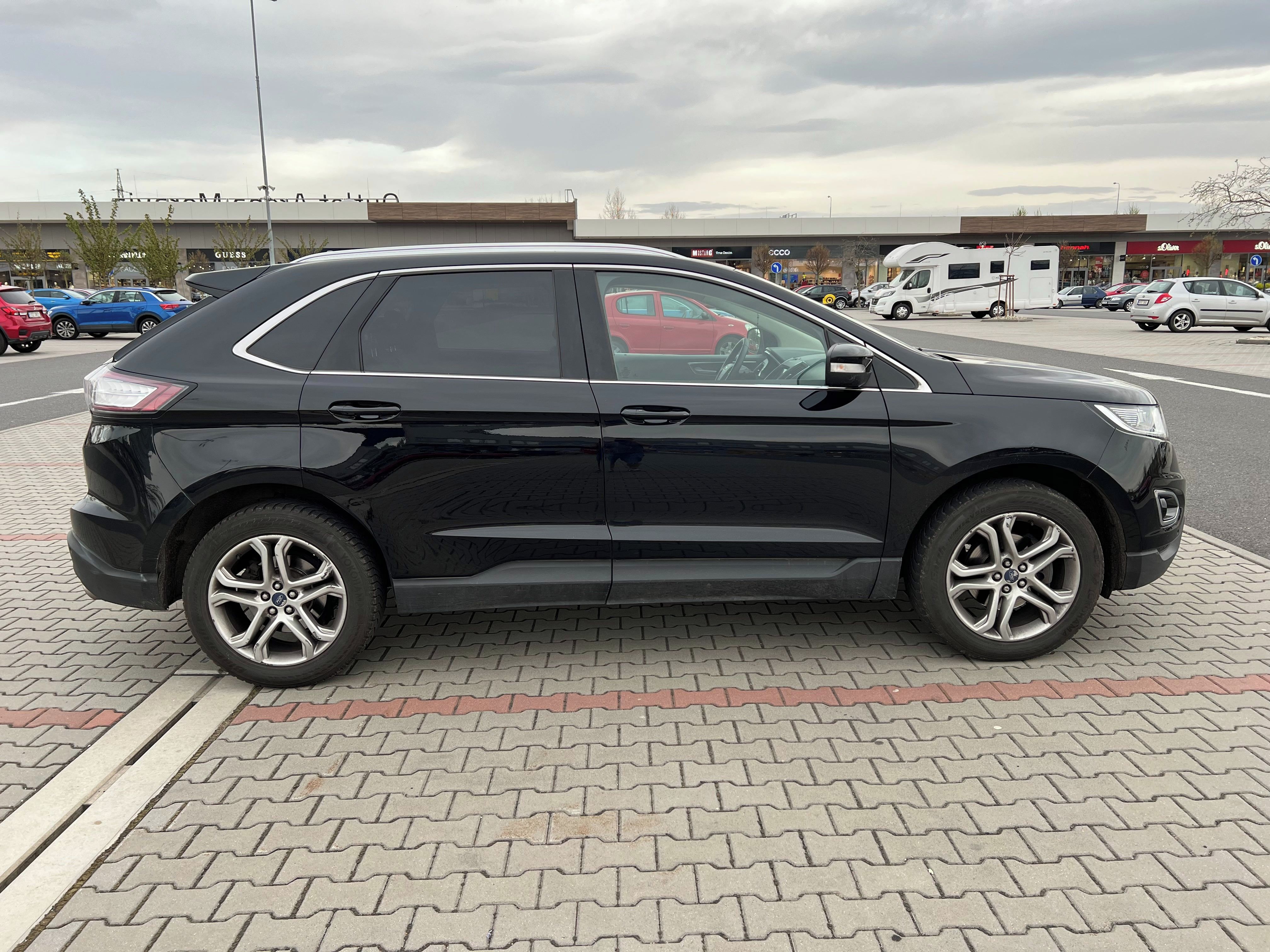 Ford Edge, 2.0 TDCi 154kw 4x4 1 maj. v ČR - fotka 2
