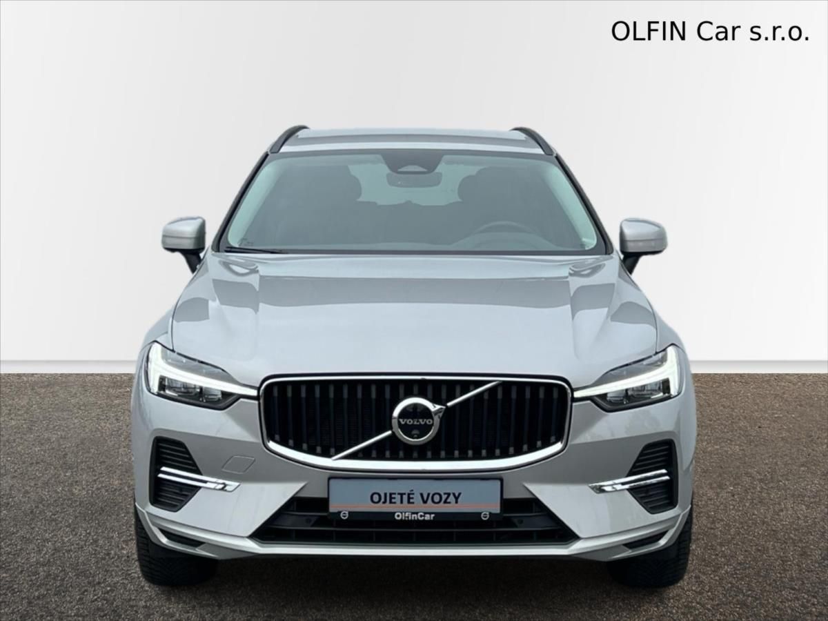 Volvo XC60, 2,0 145 kW FWD CORE  B4 - fotka 4