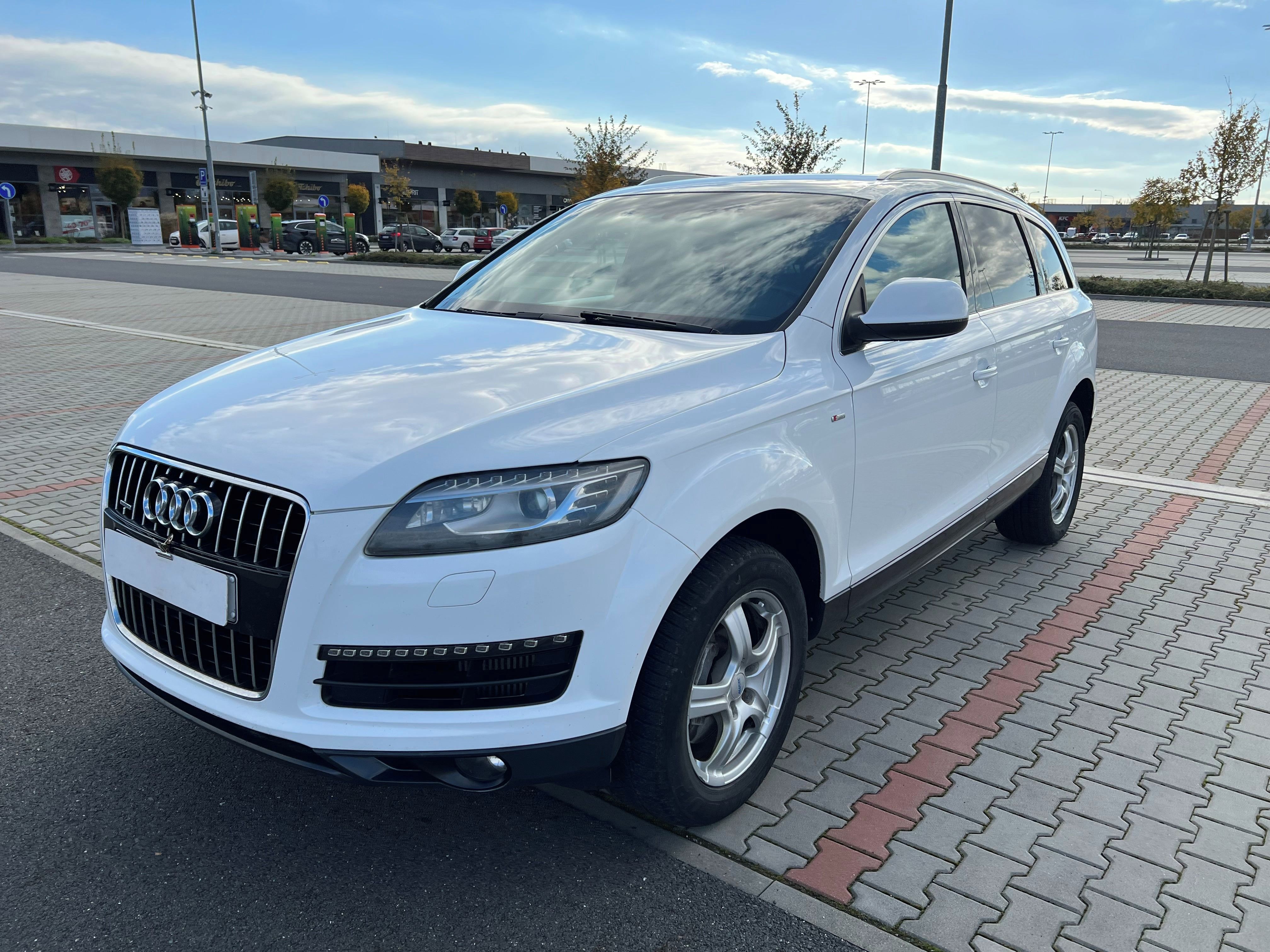 Audi Q7, 3.0 TDi 176kw S-line DPH - fotka 4