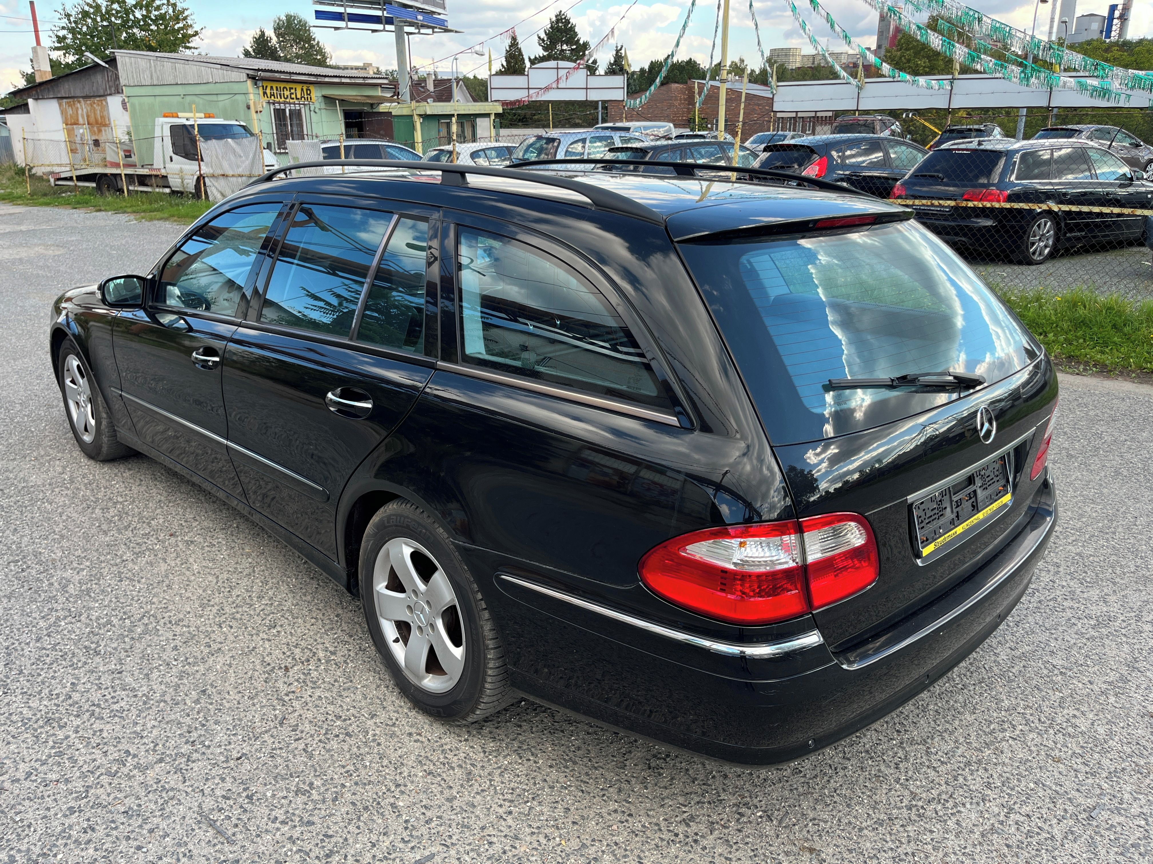Mercedes-Benz Třídy E, 2.6i 130kw manuál alu kola - fotka 3