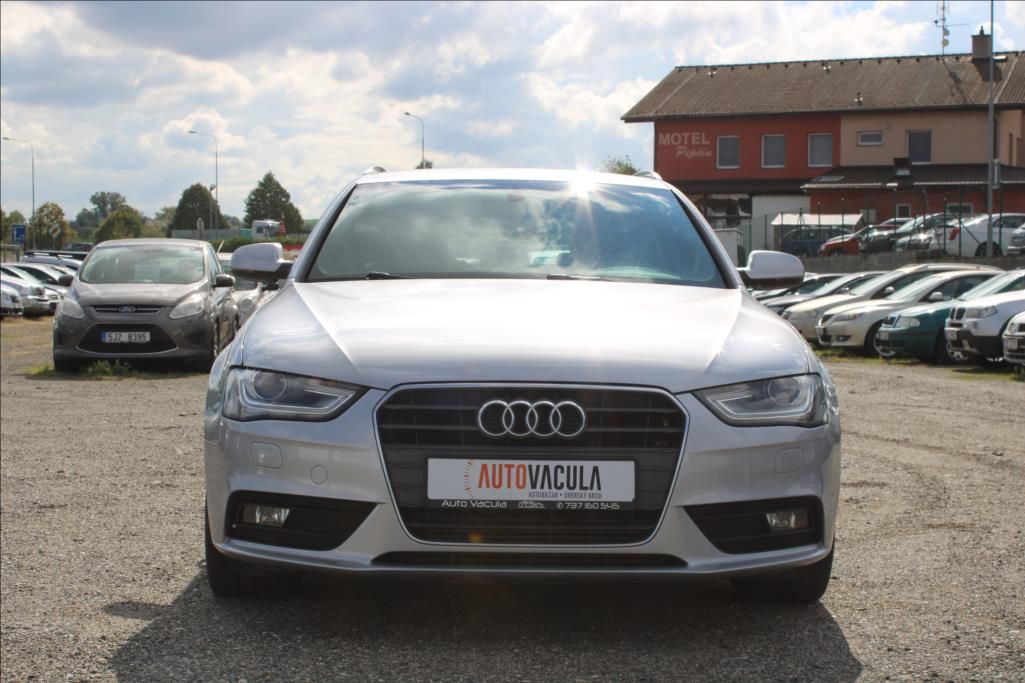 Audi A4, 2,0 TDi  AUTOMAT, S-LINE - fotka 3