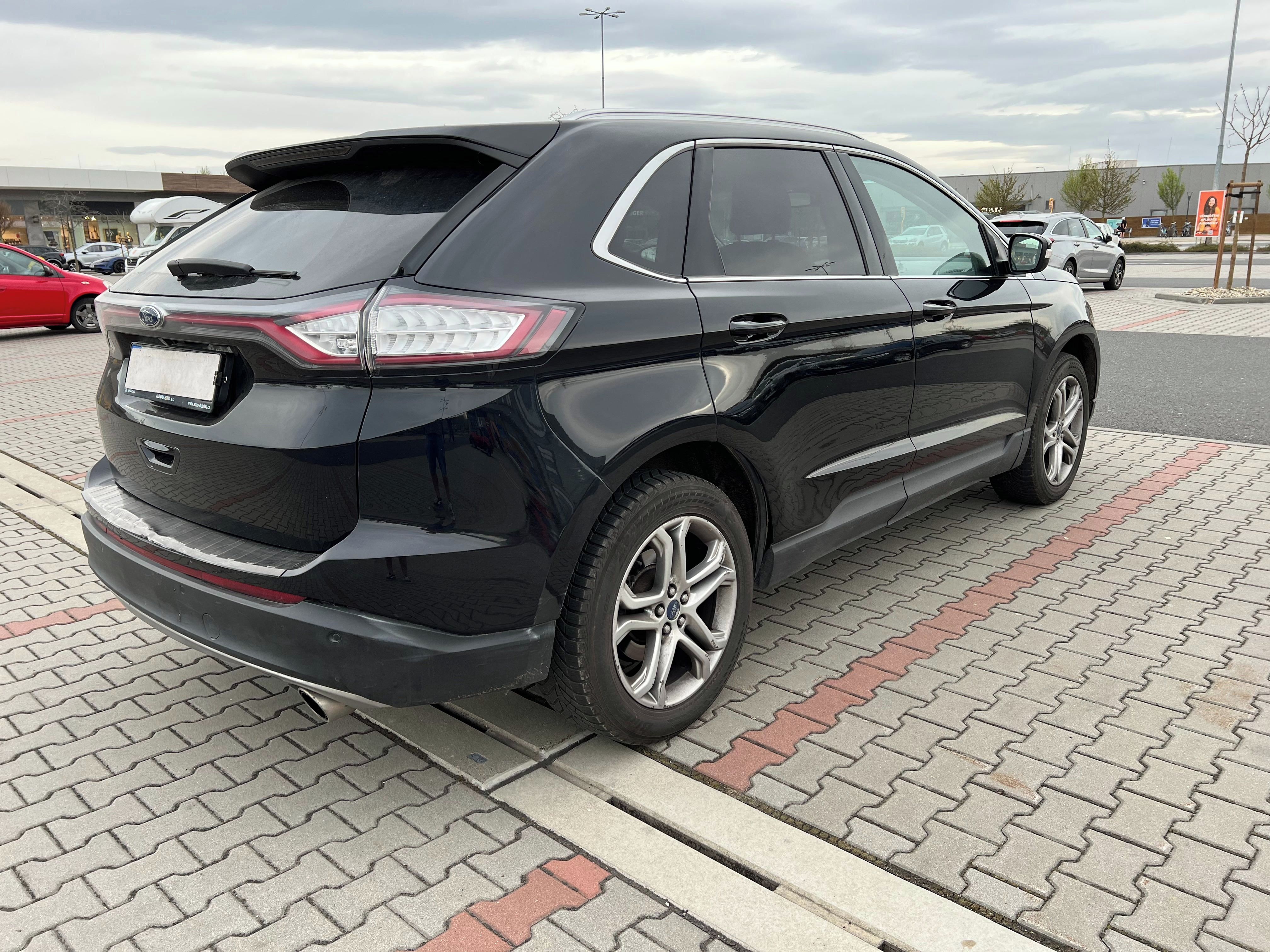 Ford Edge, 2.0 TDCi 154kw 4x4 1 maj. v ČR - fotka 3