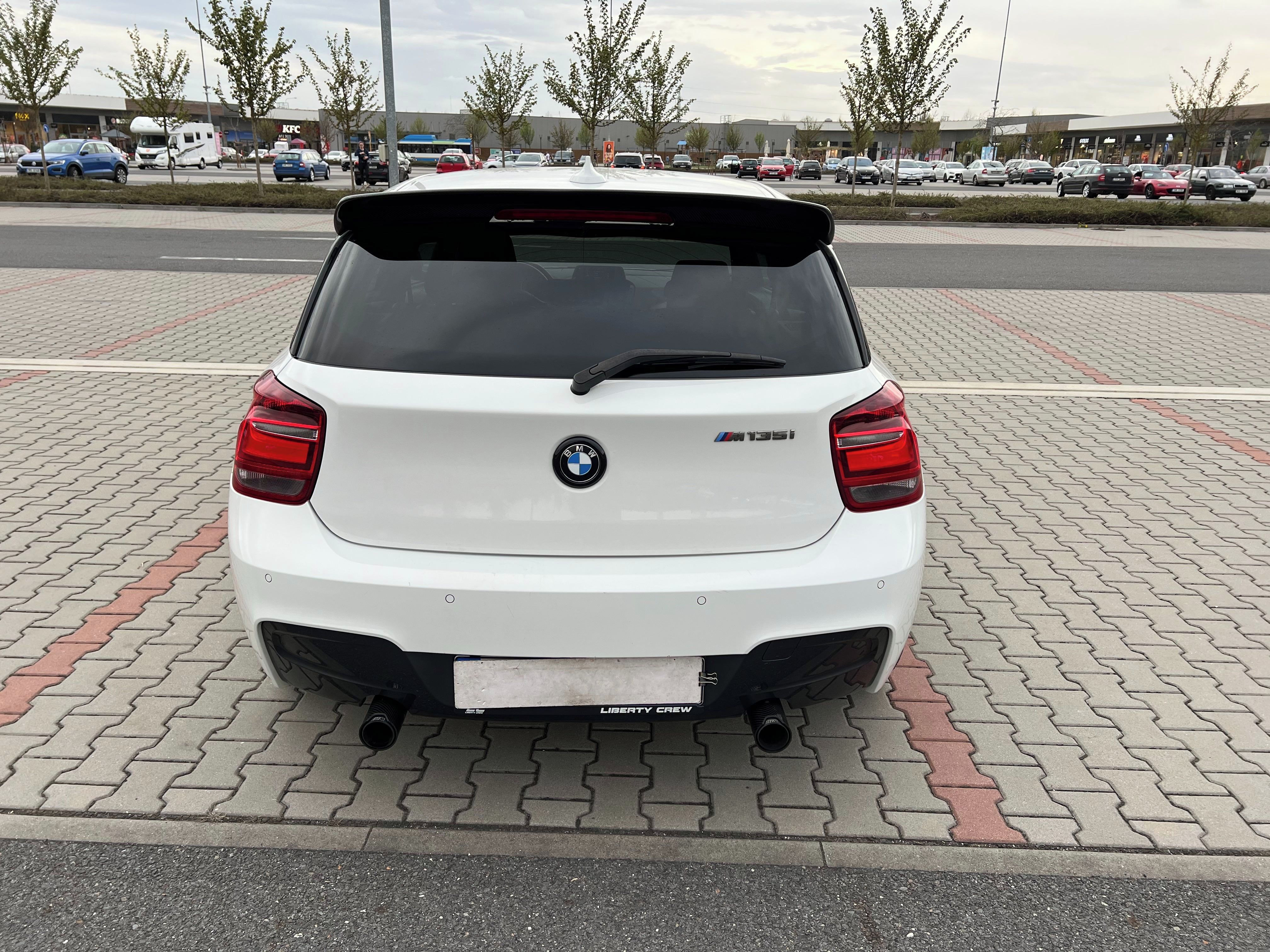 BMW Řada 1, M135i 235kw M Performance - fotka 4