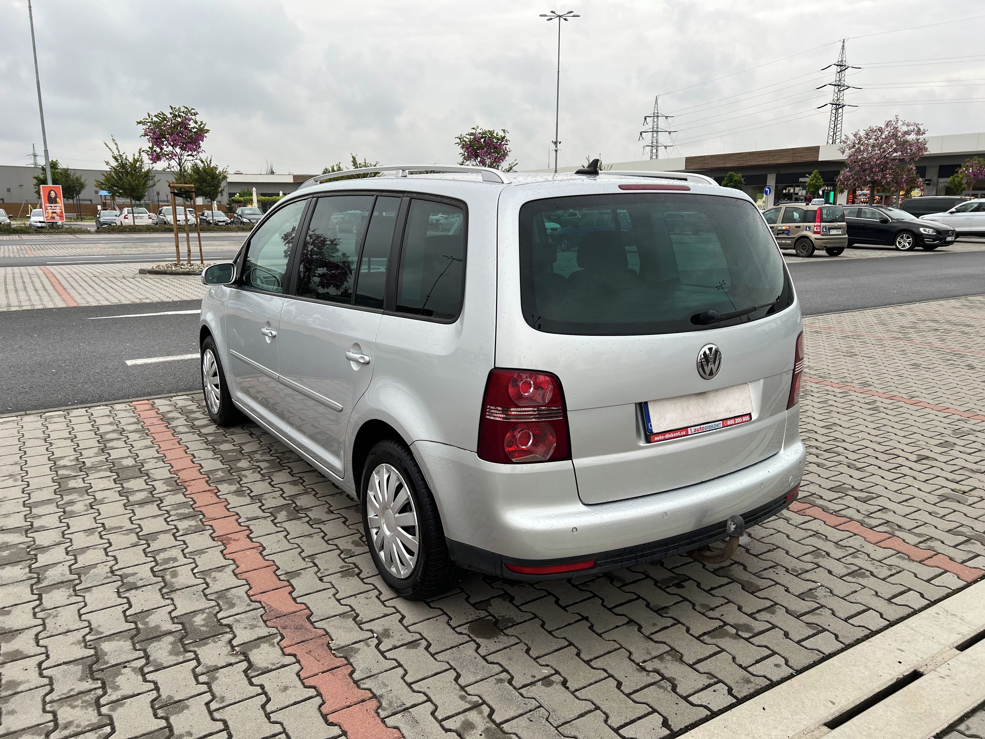 Volkswagen Touran, 2.0 TDi 125kw 6 rychl TZ - fotka 5