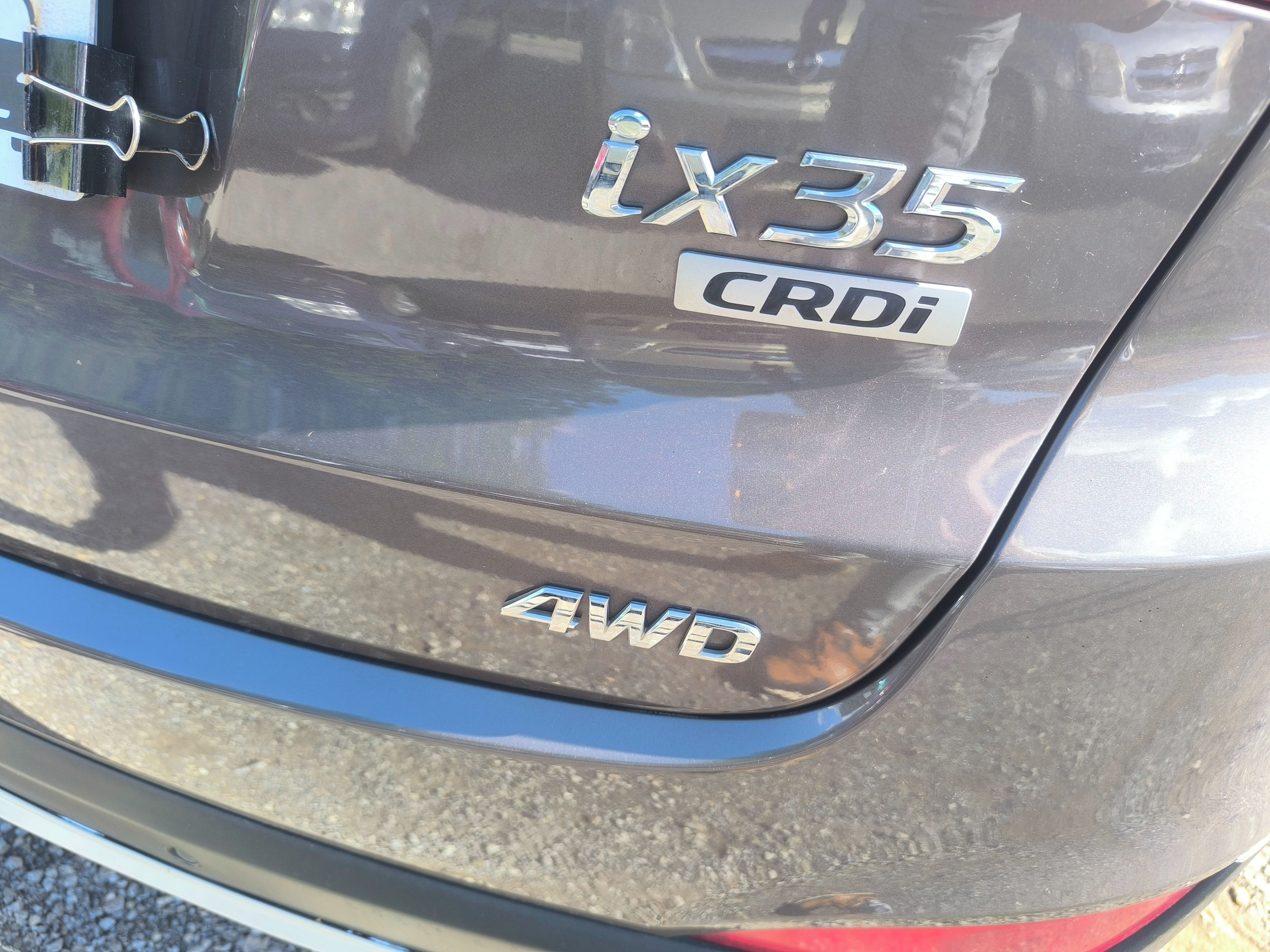 Hyundai ix35, 2.0D4X4,90KM,MAX VÝBAVA,KRÁSNÝ - fotka 5