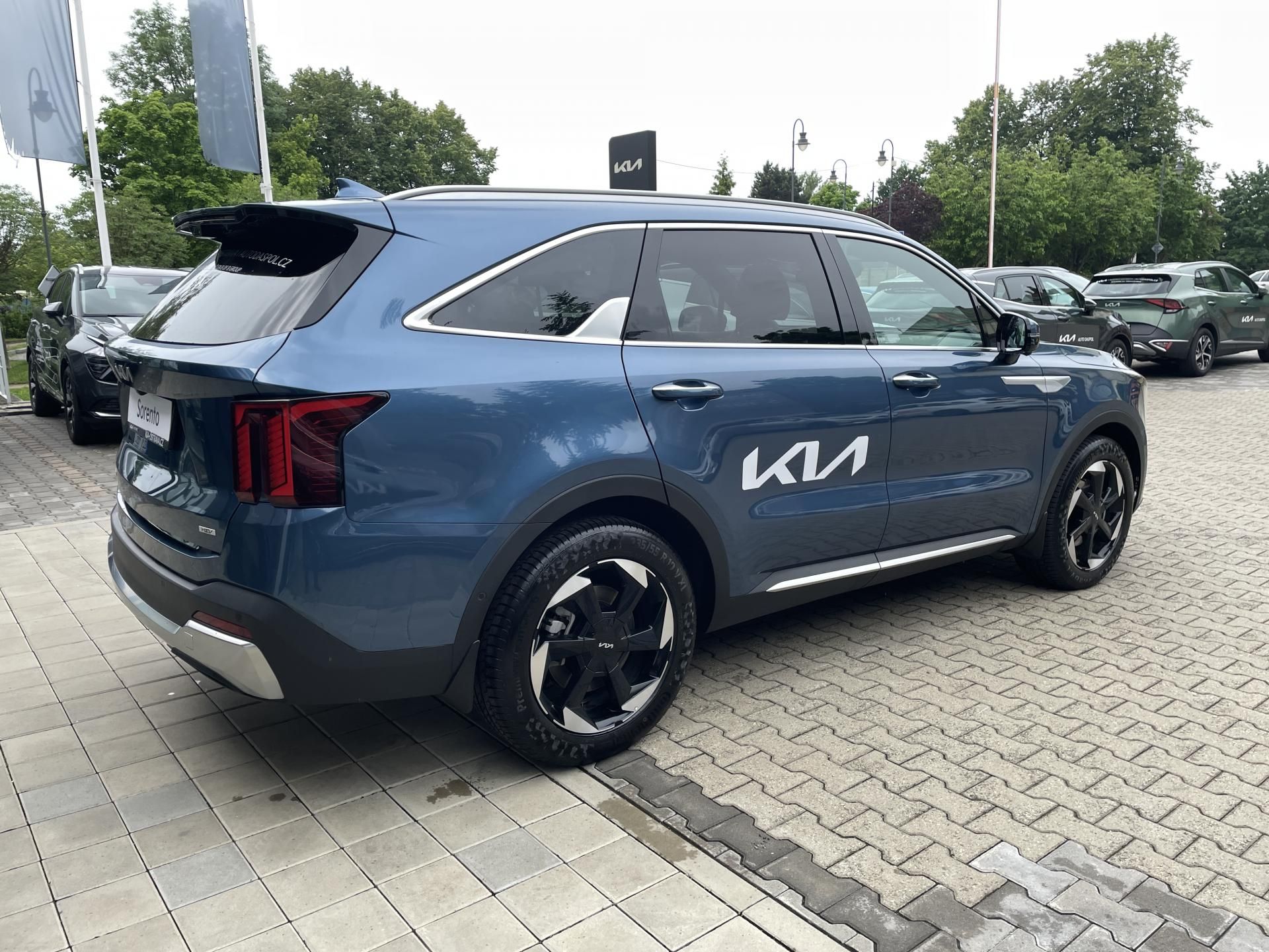Kia Sorento, 1,6HEV 4x4 7P TOP+NAPPA/PNS - fotka 3