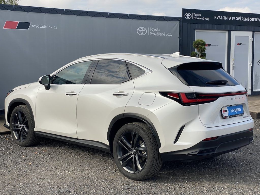 Lexus NX 350h, 2.5HEV, ČR, ExecutiveTOP, 4x4 - fotka 4