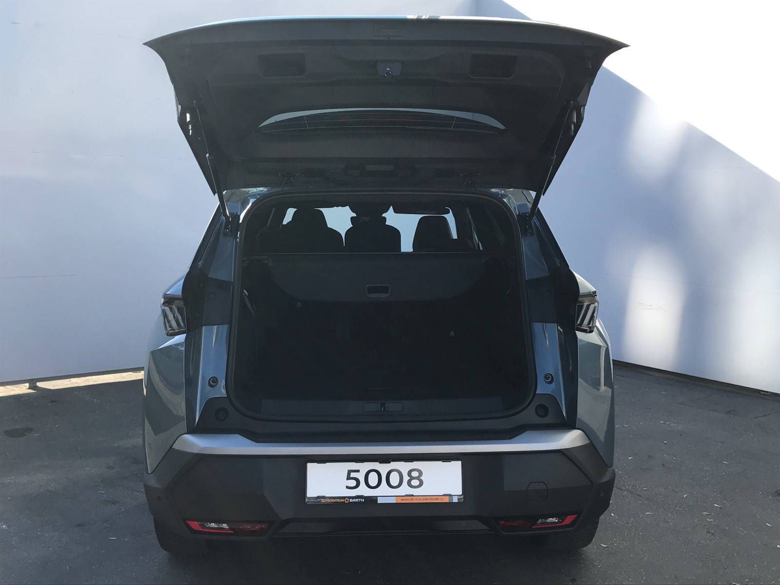 Peugeot 5008, ALLURE Hybrid e-DCS6 1,2 - fotka 4
