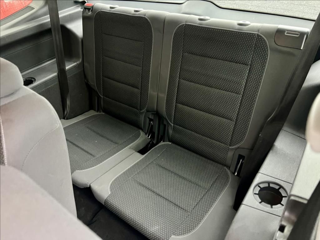 Volkswagen Touran, 1,6 TDi / KLIMA / 7MÍST / DSG - fotka 6
